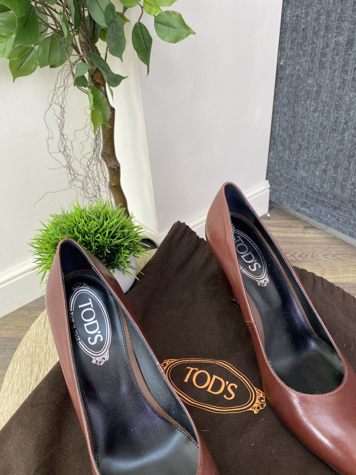 Tod's Vintage Tod's Women's Slip On Burgundy Leather Wedge Pump Size US 9 / IT 39 - 3 Thumbnail