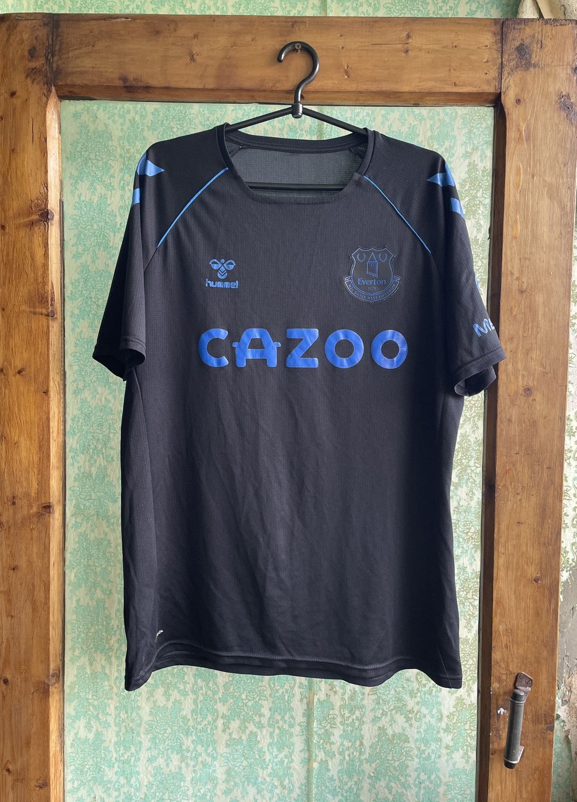 Hummel Everton Hummel 2021/22 Training Football Soccer Jersey shirt Size US XL / EU 56 / 4 - 1 Thumbnail