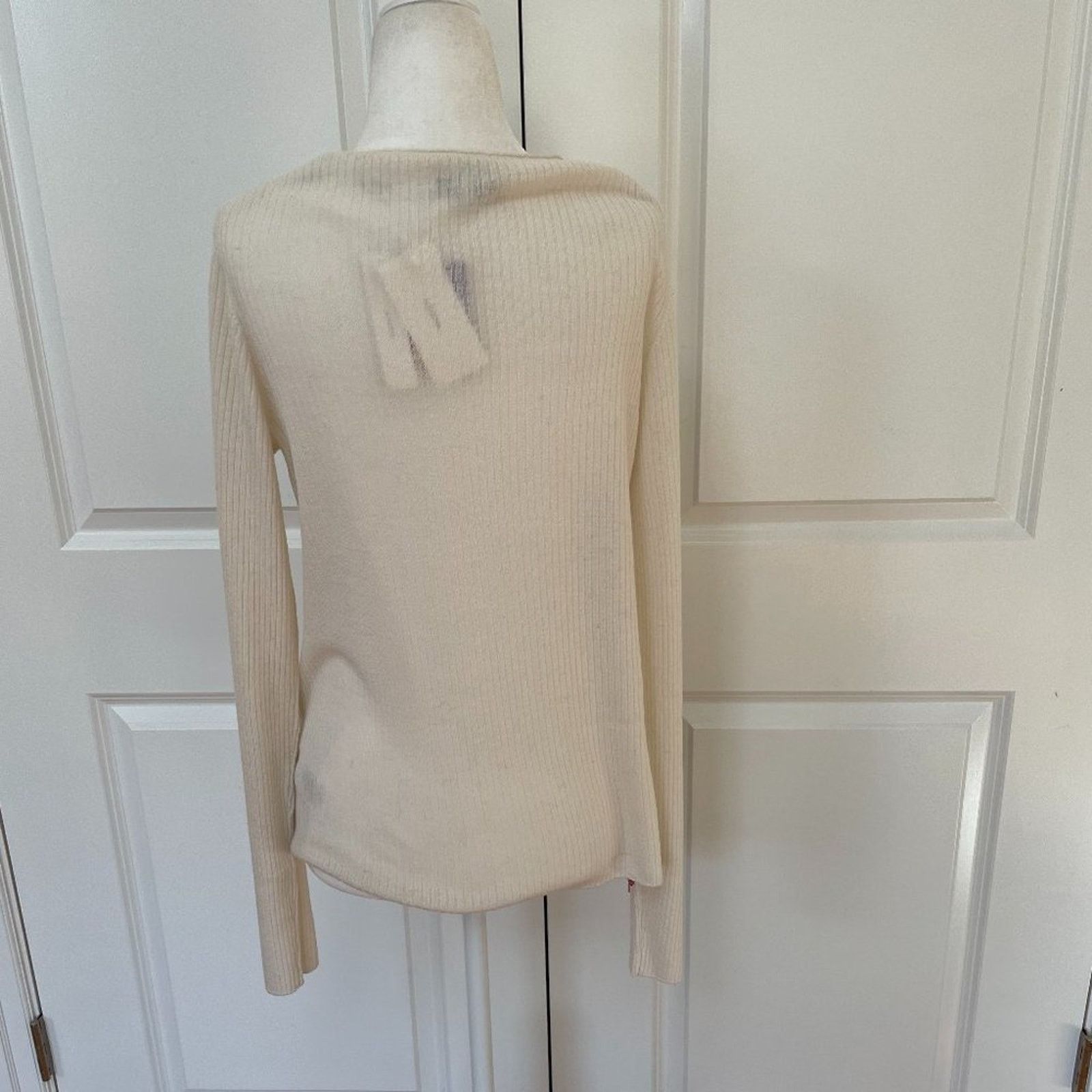 Vince V-Neck Slim Rib Cashmere Sweater from VINCE Size XL / US 12-14 / IT 48-50 - 5 Thumbnail