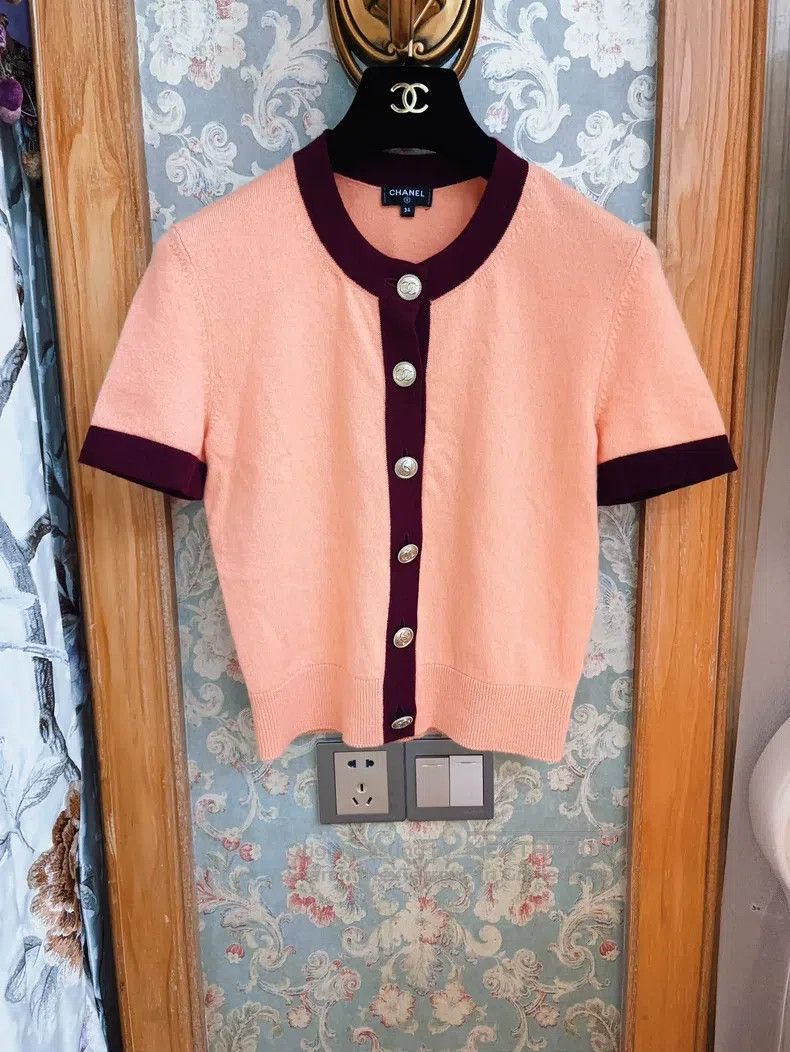 Chanel Chanel Cashmere short sleeves Size XXS / US 00 / IT 34 - 1 Thumbnail