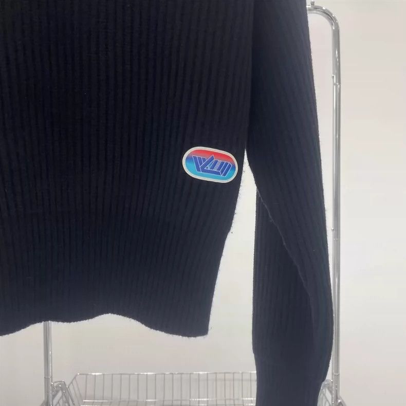 Louis Vuitton louis vuitton Black sweater with hem logoBlack sweater wit Size US M / EU 48-50 / 2 - 2 Thumbnail