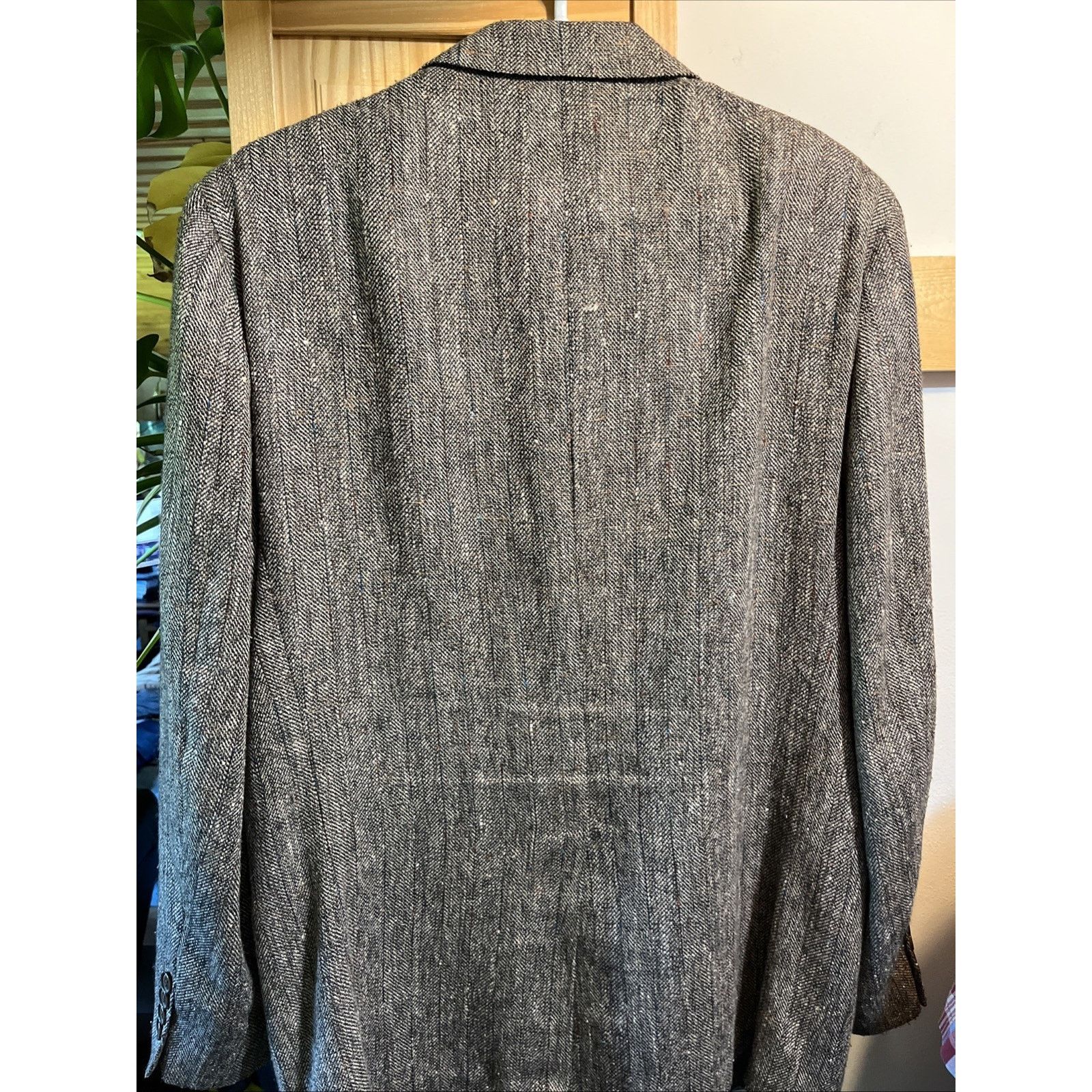 Botany 500 Botany 500 Men’s 42 Reg L Wool Tweed Gray 2 Button sportcoat Size US L / EU 52-54 / 3 - 7 Thumbnail