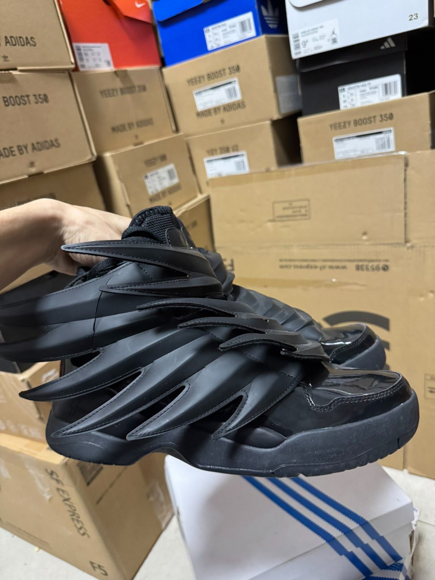 Adidas Adidas Black Lowtop Sneakers 41 Men Size US 8.5 / EU 41-42 - 1 Thumbnail