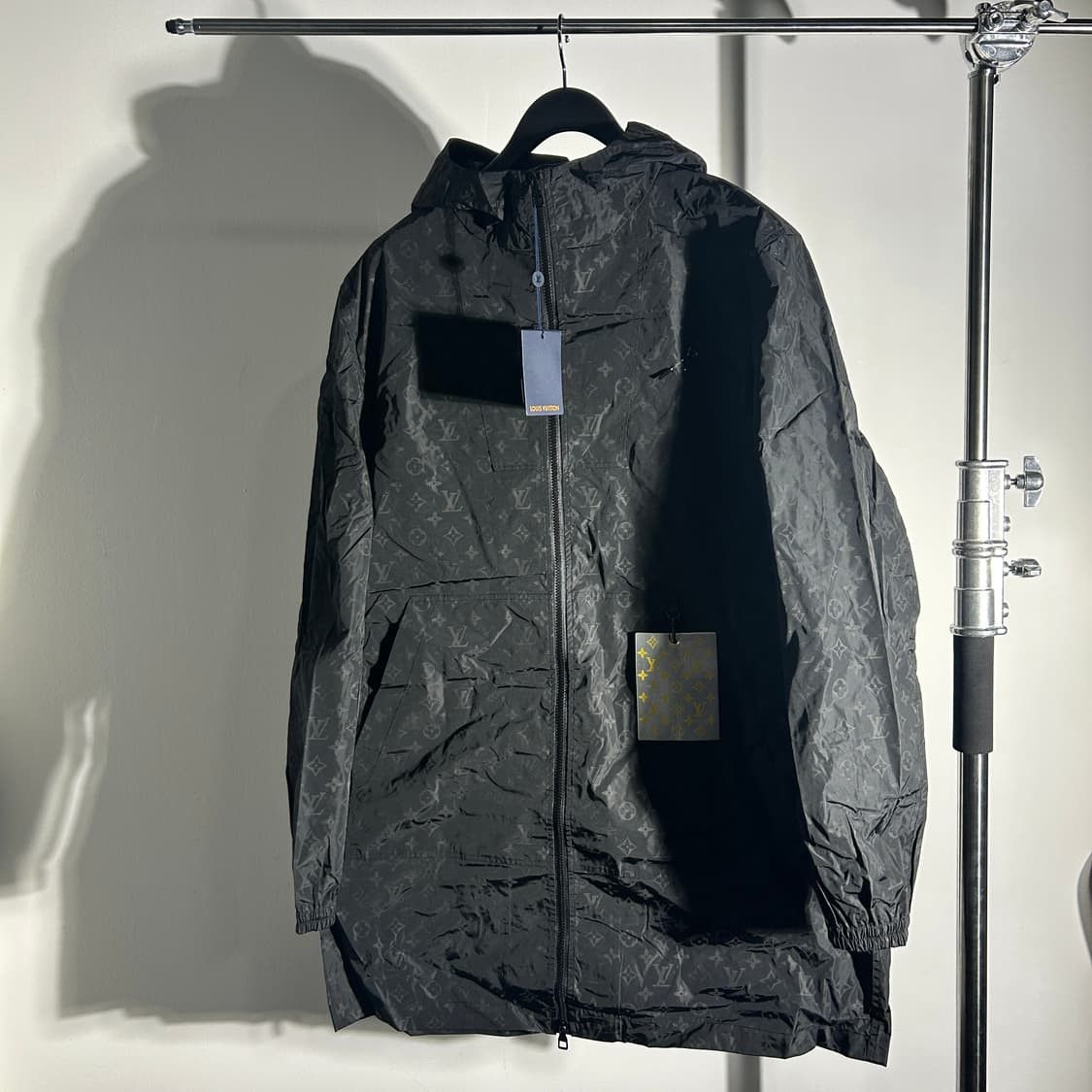 Louis Vuitton Monogram Mid Length Long Wandbreaker