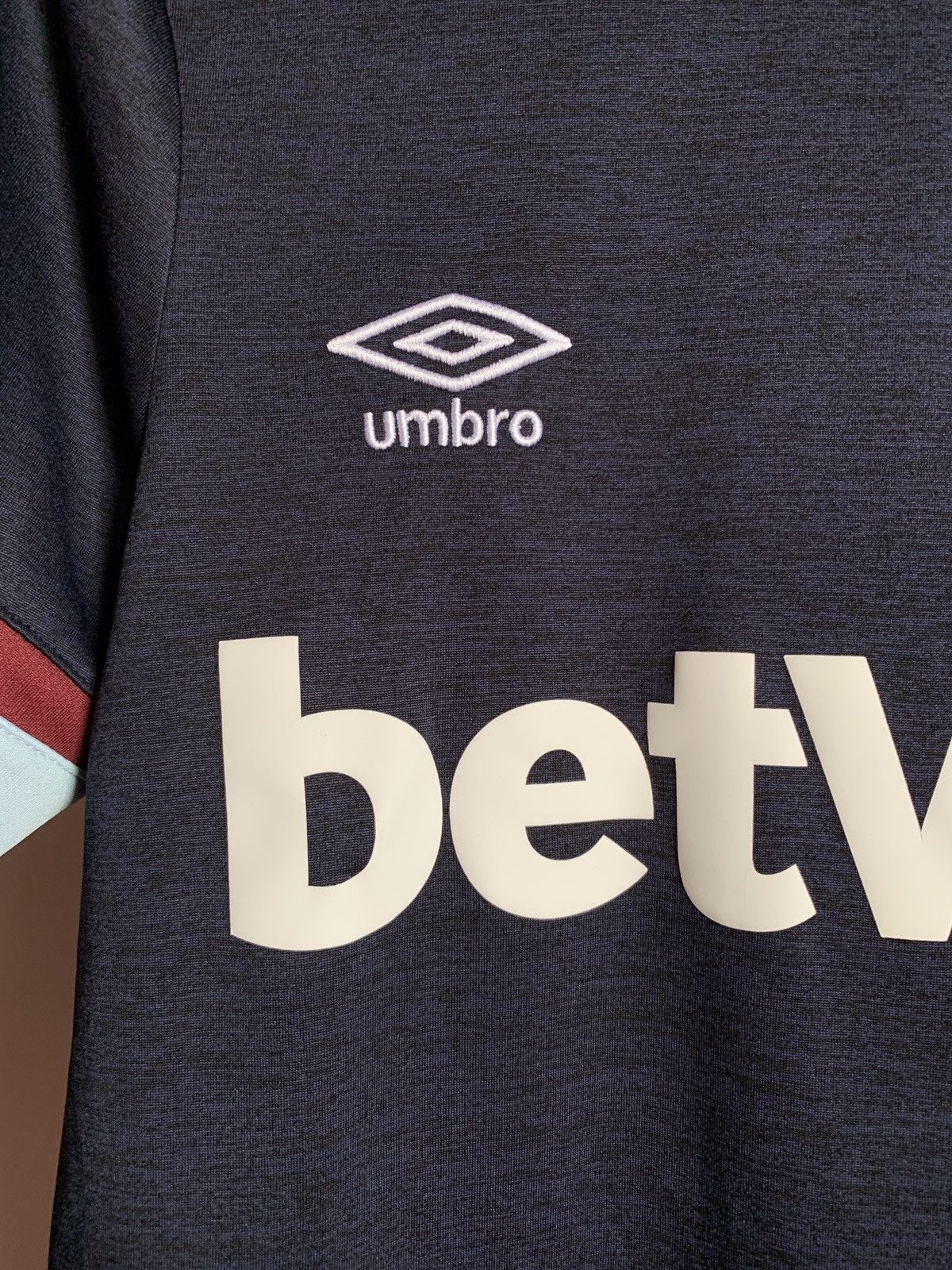 Umbro West Ham United Third Football Shirt Umbro Soccer Jersey S Size US S / EU 44-46 / 1 - 5 Thumbnail