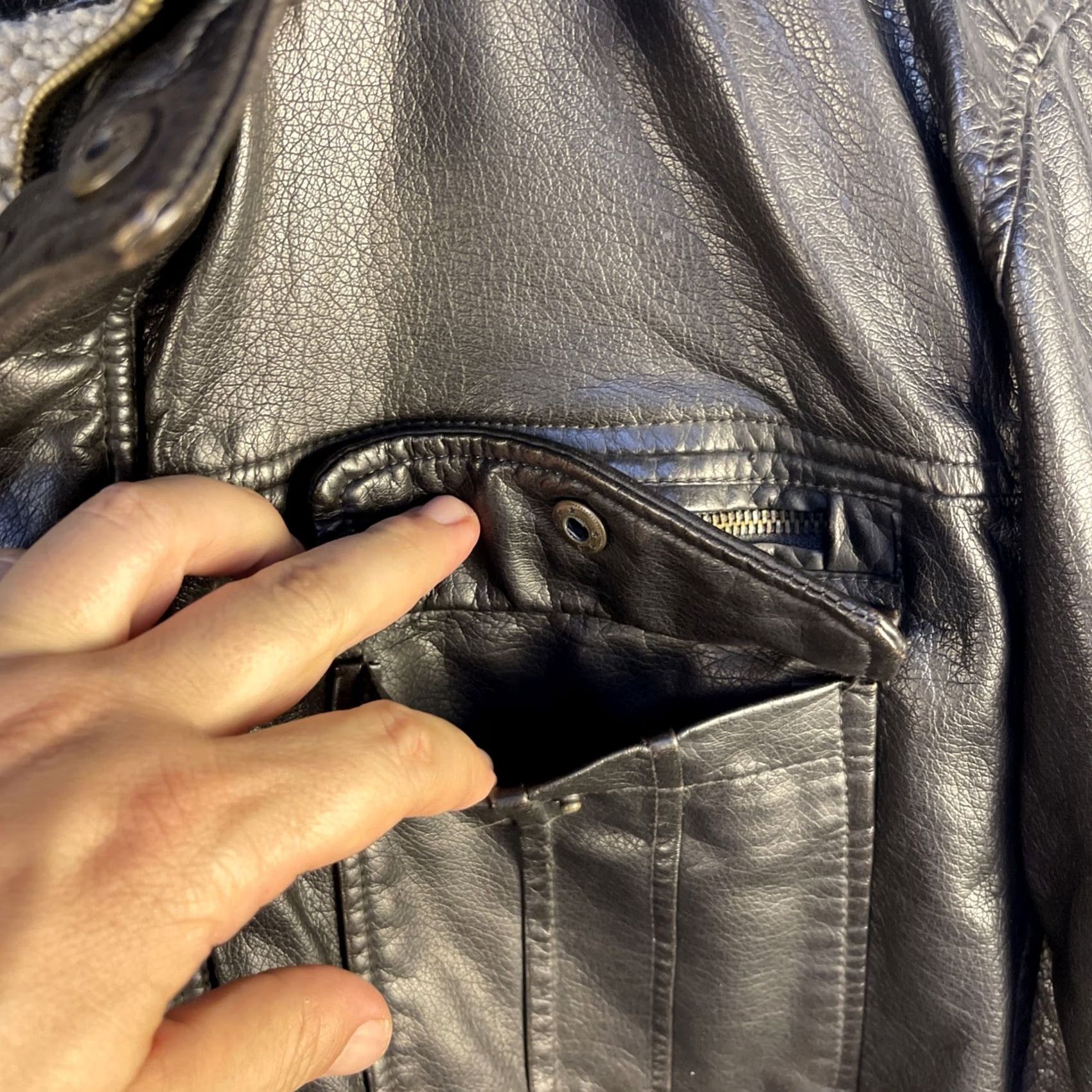 Vintage VINTAGE Levis Bomber Jacket Mens 2XL Brown Sherpa Lined Trucker Aviator Faux Leather Size US XXL / EU 58 / 5 - 3 Thumbnail
