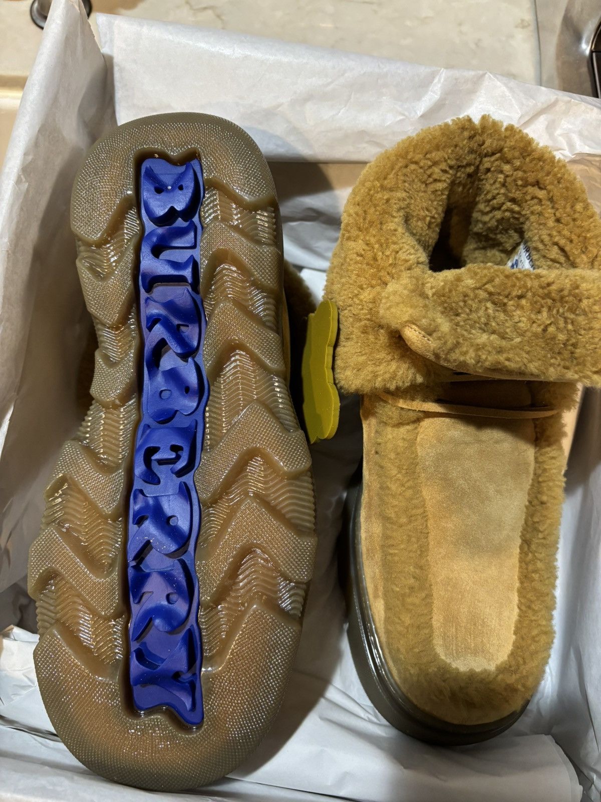 Burberry × Dior × Prada Burberry new 2024 collection shearling boots size 41.5/ 9US Size US 8.5 / EU 41-42 - 6 Thumbnail