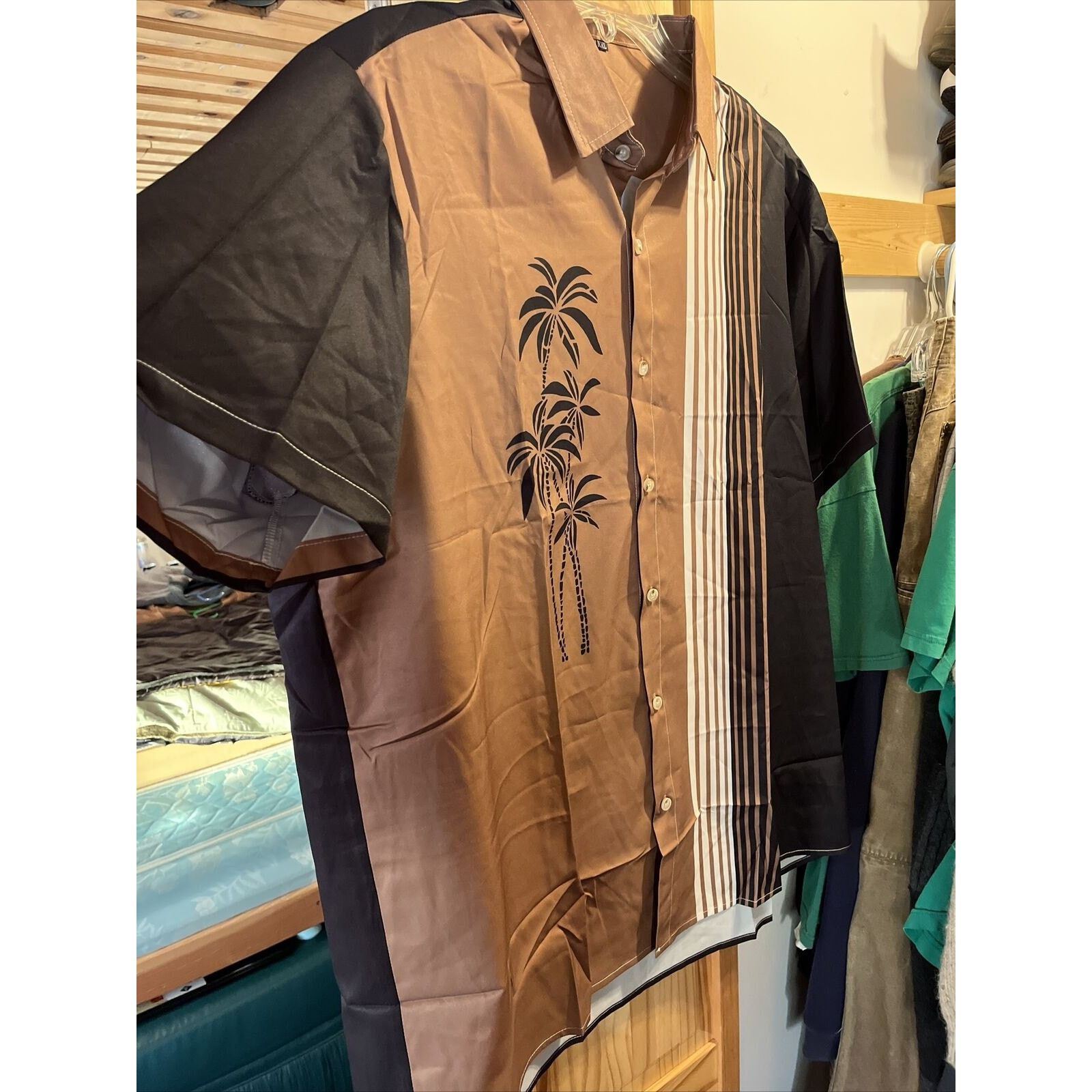 The Unbranded Brand Unbranded Men’s XXL Brown Black SS Polyester Hawaiian Shirt Size US XXL / EU 58 / 5 - 7 Thumbnail