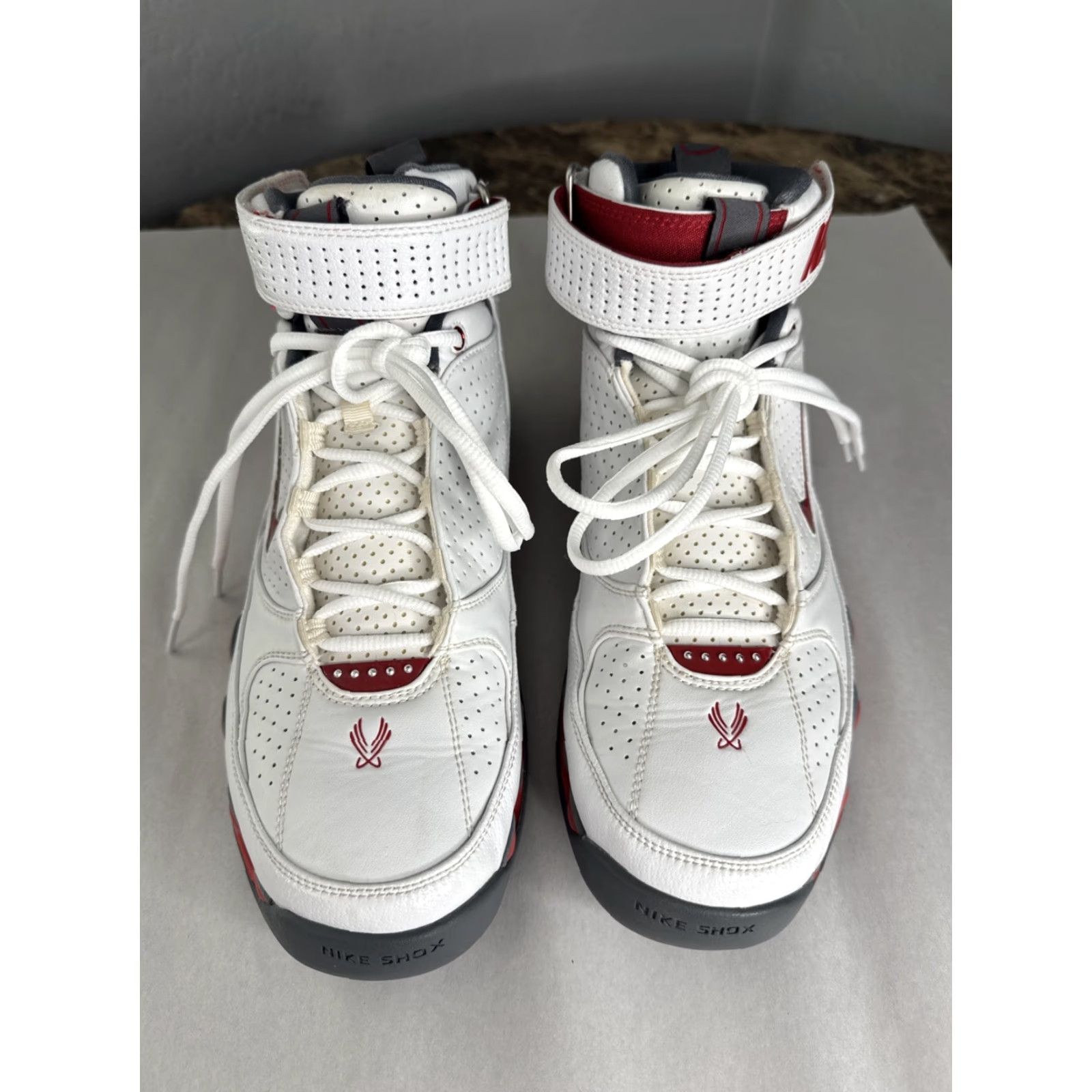 Nike Nike Shox Sneakers Men 10.5 White Red Jermaine O’Neal 2005 Shox 312047-161 171 Leather Size US 11 / EU 44 - 4 Thumbnail