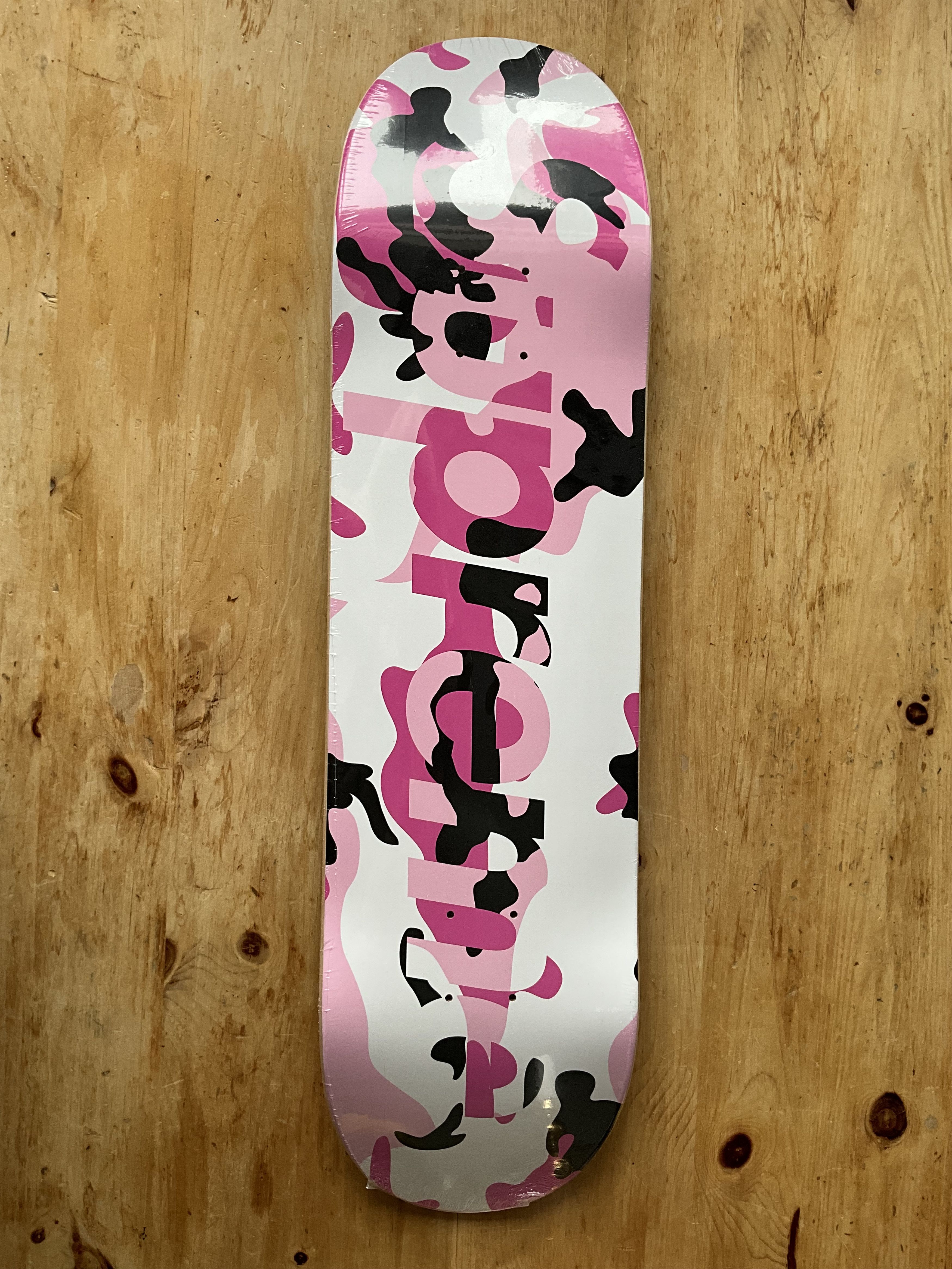Supreme Supreme Camo Logo Skateboard Deck pink camo Size ONE SIZE - 2 Thumbnail