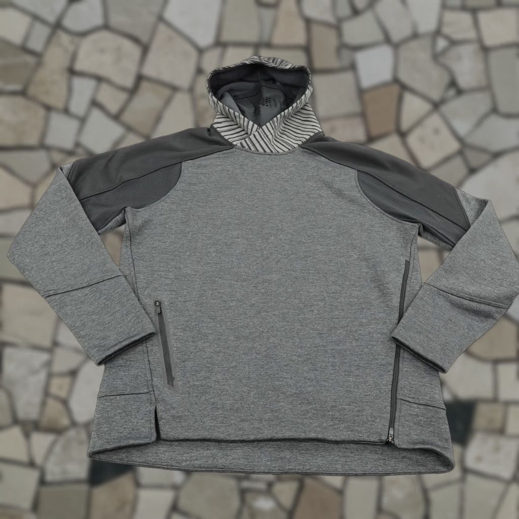 Oakley VINTAGE Oakley Hoodie Mens Large Gray Black Pullover Zip Pockets Logo Knit Sweatshirt Outdoor Athletic Mens Size US L / EU 52-54 / 3 - 1 Thumbnail