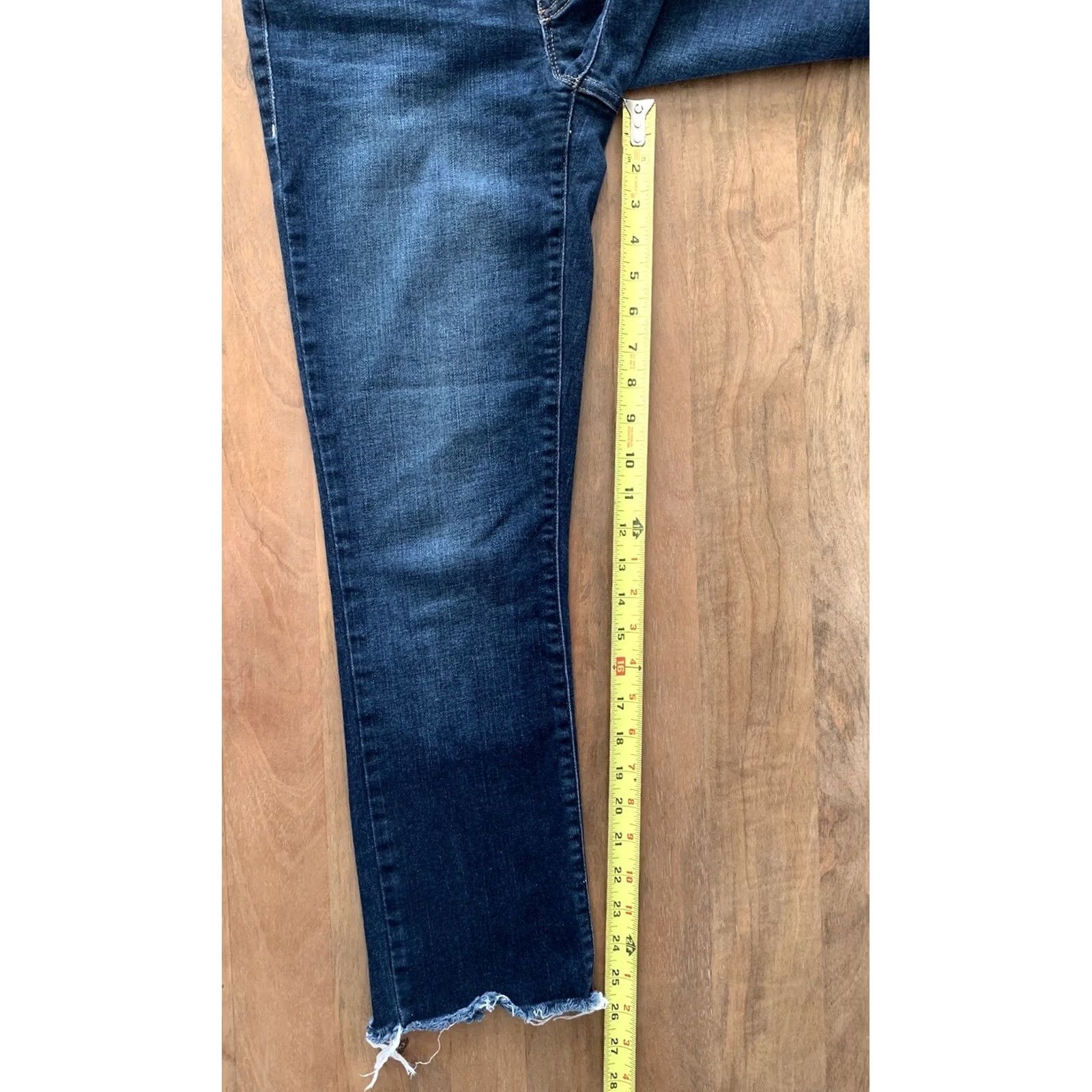 Tommy Hilfiger VINTAGE Tommy Hilfiger Jeans Womens 2 (26x26) Low Rise Tapered Dark Wash Raw Hem Y2K VTG Size 26" / US 2 / IT 38 - 7 Thumbnail
