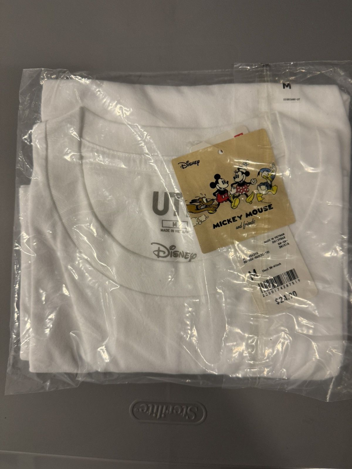 Uniqlo Mickey Mouse X Uniqlo Tee Size US M / EU 48-50 / 2 - 1 Thumbnail