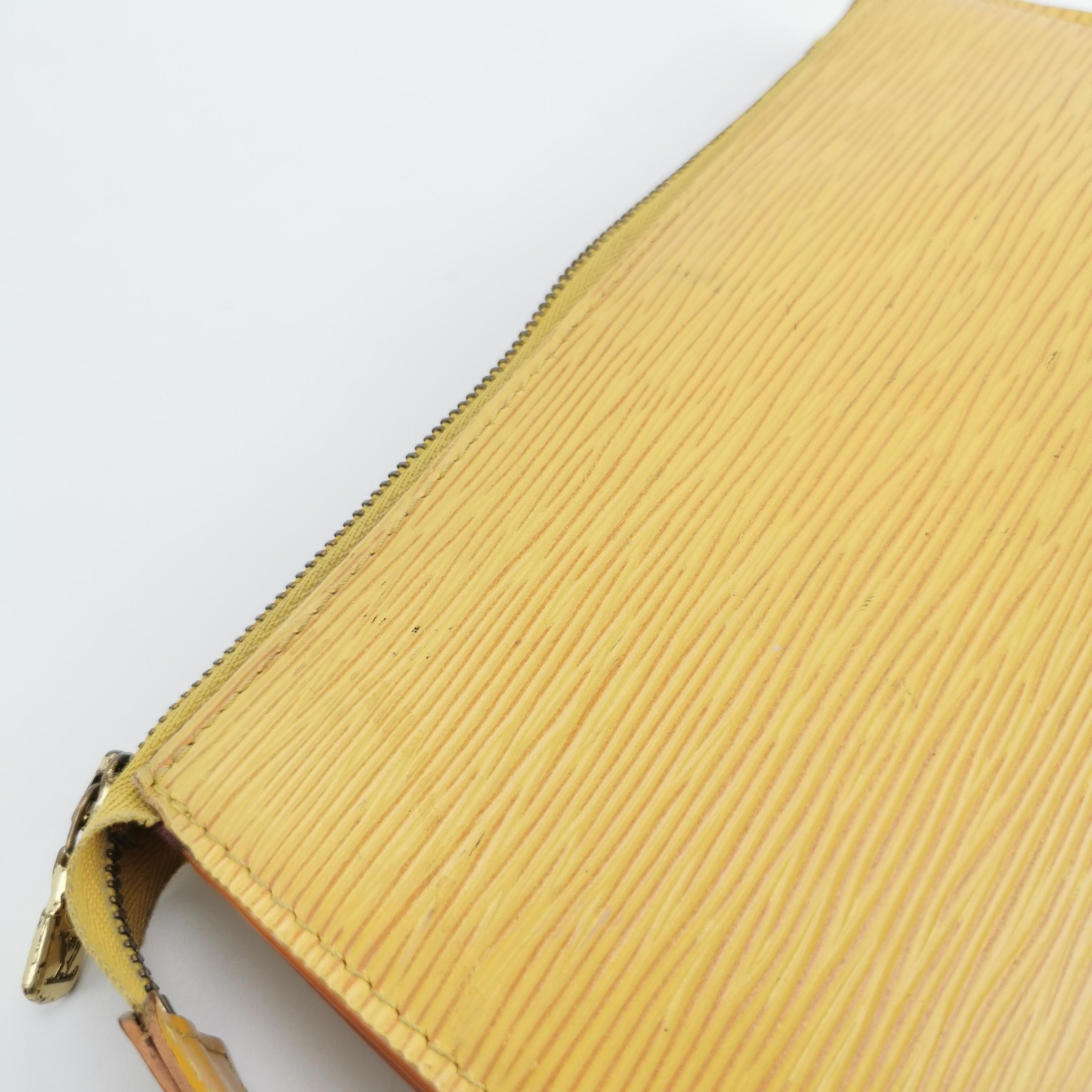 Louis Vuitton Louis Vuitton (LV) Accessories Mahjong Bag Cowhide Solid Co Size ONE SIZE - 7 Thumbnail