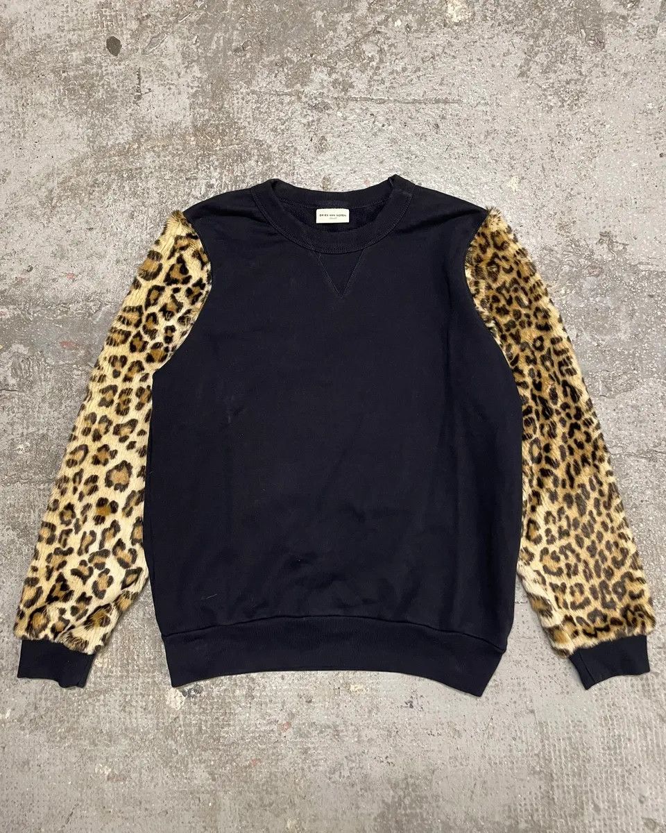 Dries Van Noten Black Sweater With Leopard Print Fur Effect Arms