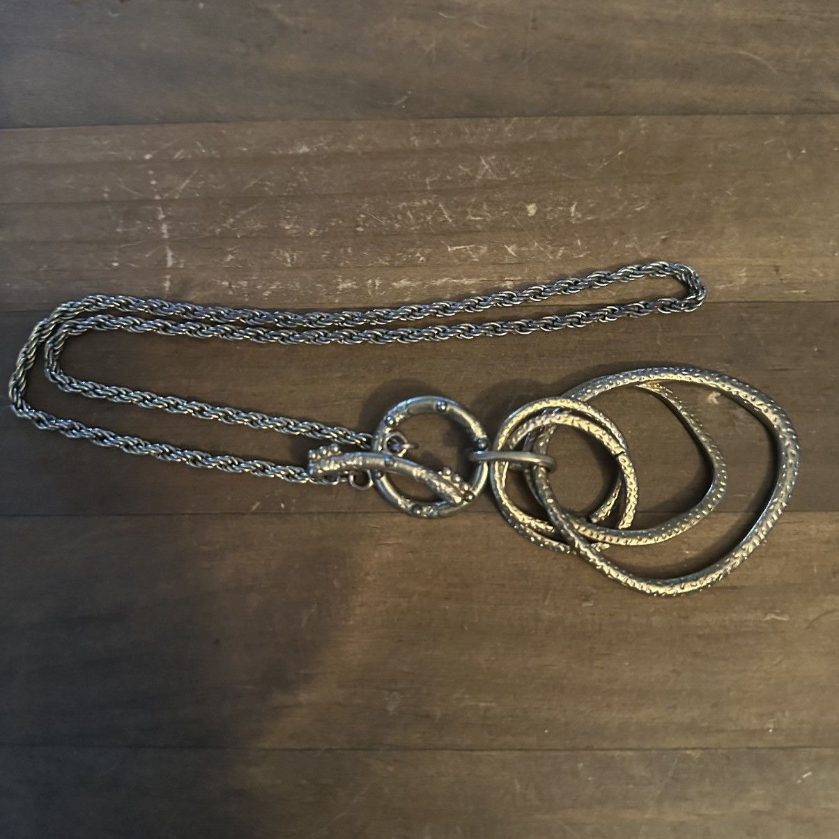 Other Gold tone interlocking circles pendant toggle necklace Size ONE SIZE - 2 Thumbnail