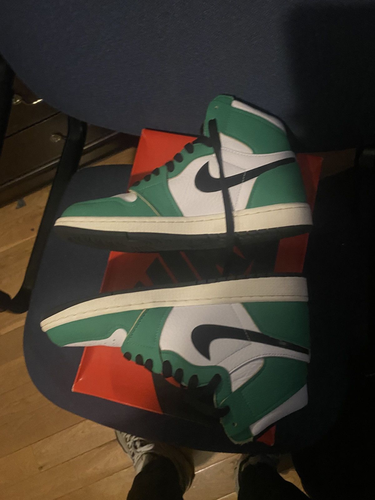 Jordan Brand Jordan 1 retro Lucky Green W Size US 9 / EU 42 - 4 Thumbnail