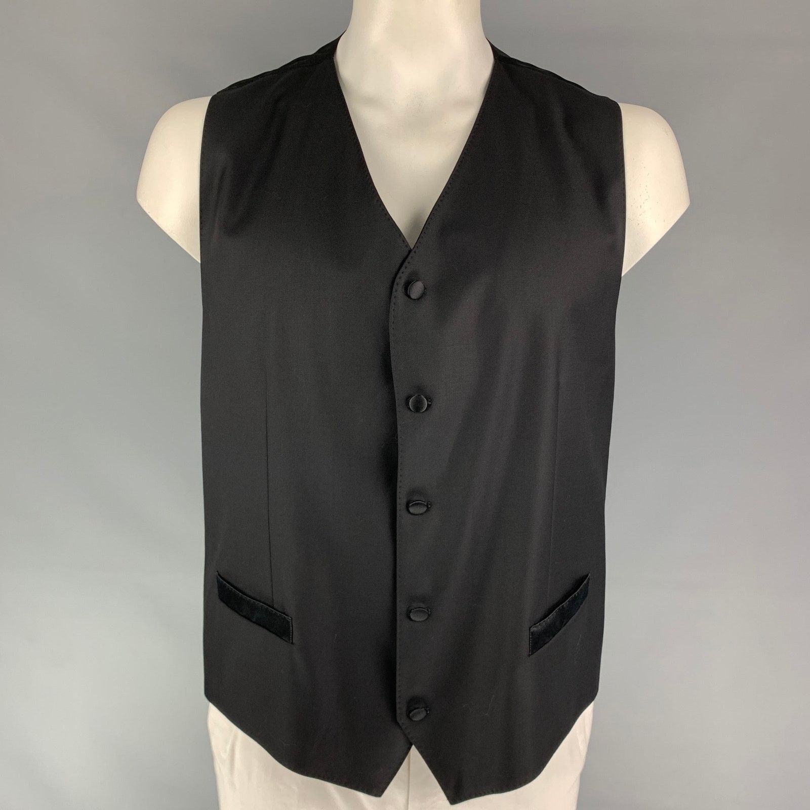 Dolce & Gabbana DOLCE & GABBANA Size 48 Black Wool Blend Buttoned Vest Size 48R - 1 Thumbnail