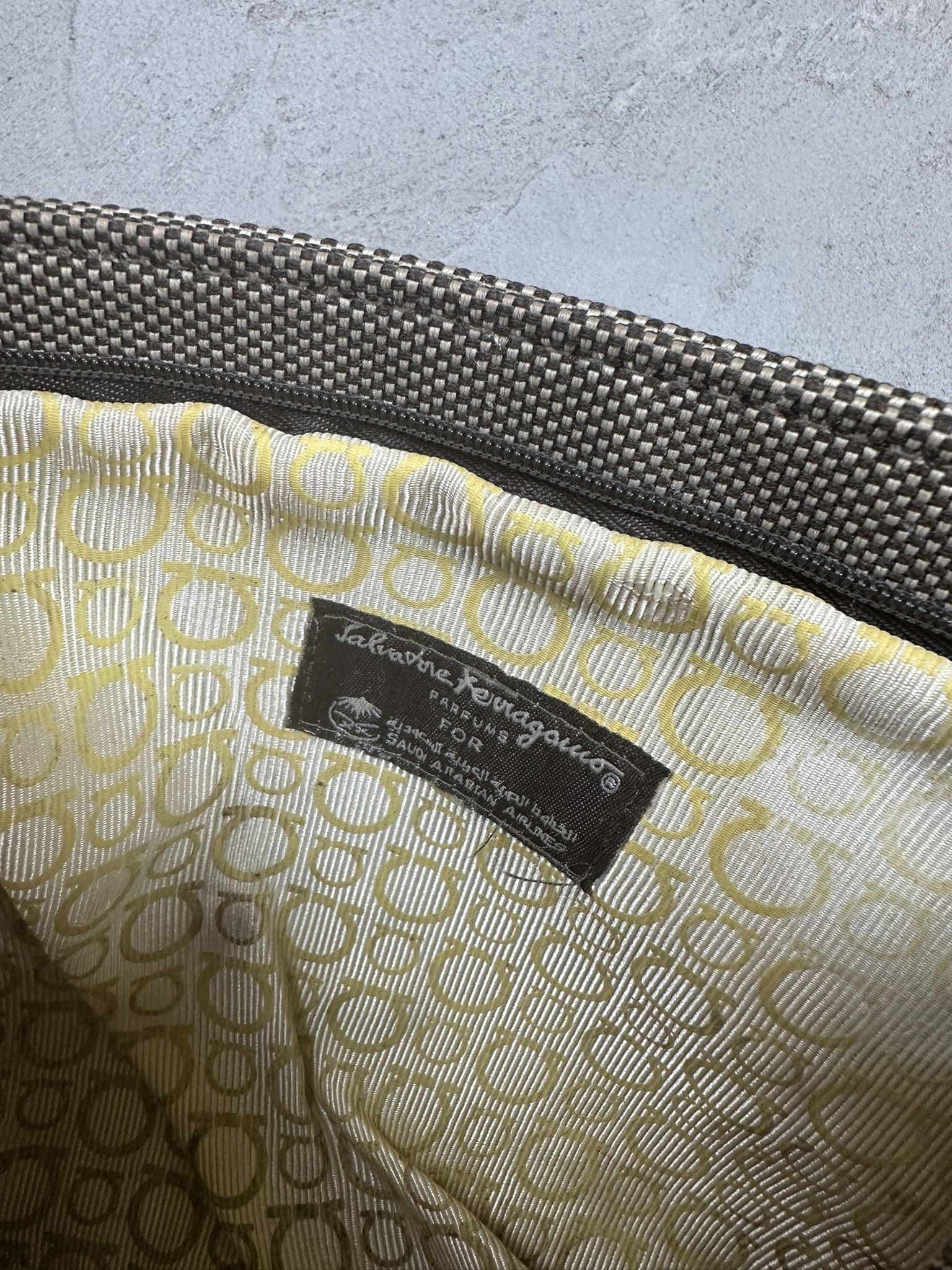 Designer × Salvatore Ferragamo Salvatore Ferragamo Logo Pouch Bag Size ONE SIZE - 7 Thumbnail