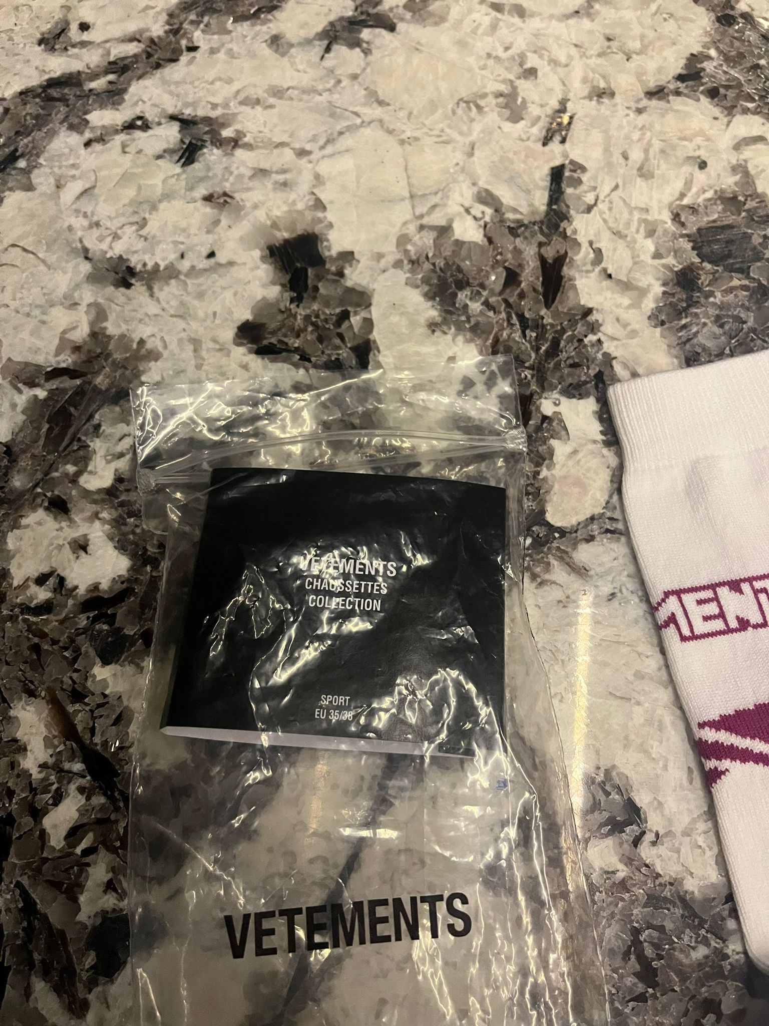 Vetements o1rshd1 Q.2 / Logo Metal Socks in Multicolor Size ONE SIZE - 4 Thumbnail