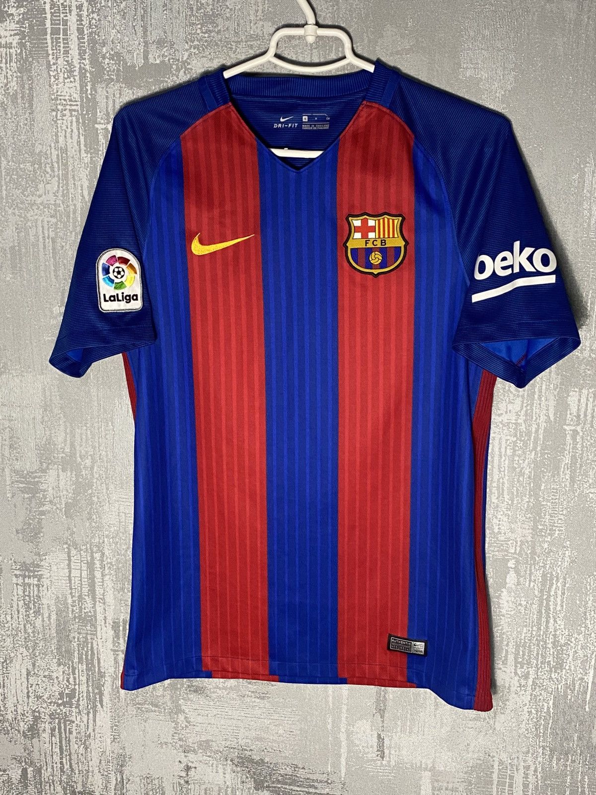 Nike Barcelona Nike Home Soccer Jersey 2017 Football Shirt Sz S Size US S / EU 44-46 / 1 - 1 Thumbnail
