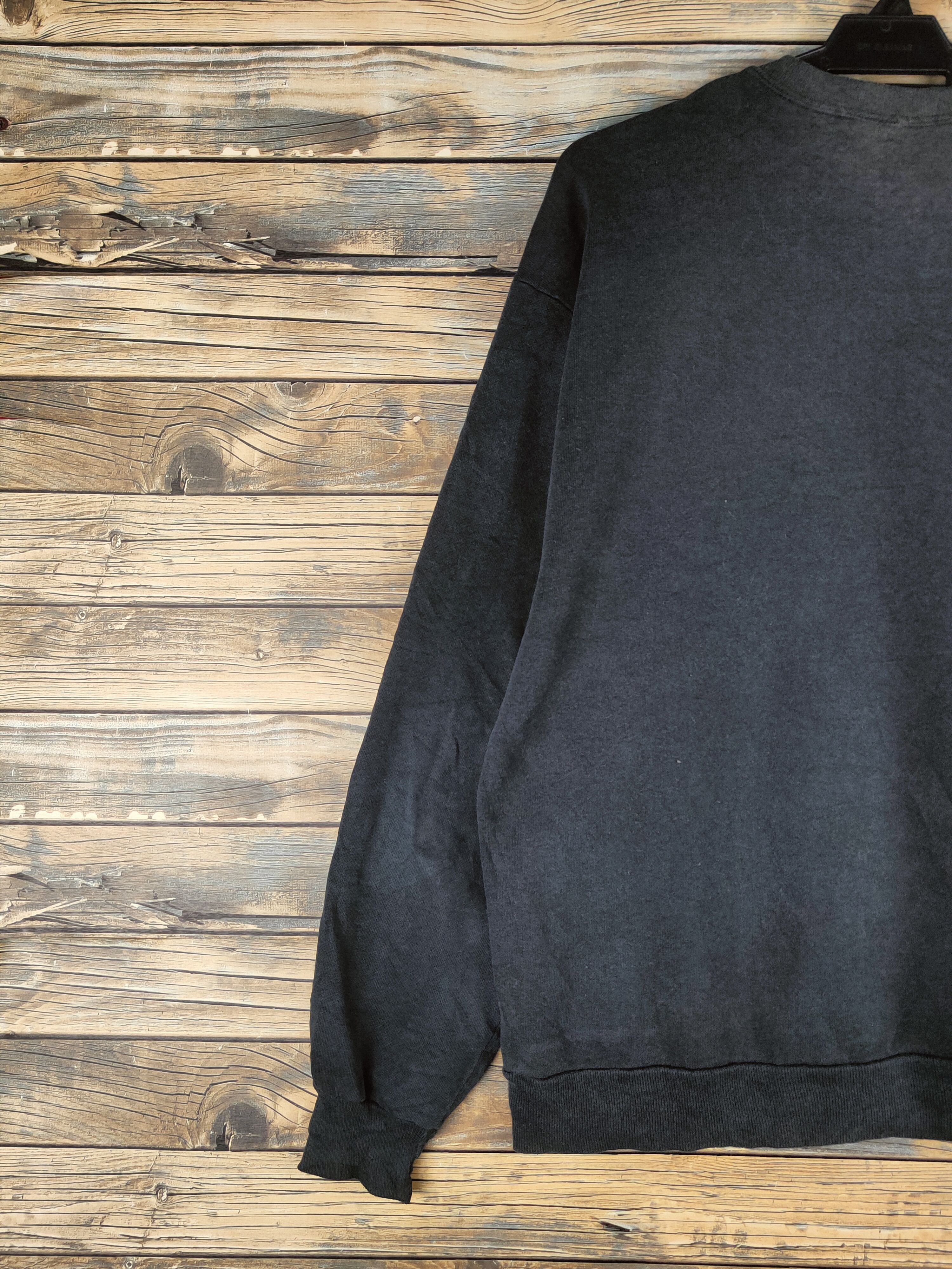 Japanese Brand Vintage 🔥Japanese Brand Black Faded Sweatshirts Size US L / EU 52-54 / 3 - 11 Thumbnail