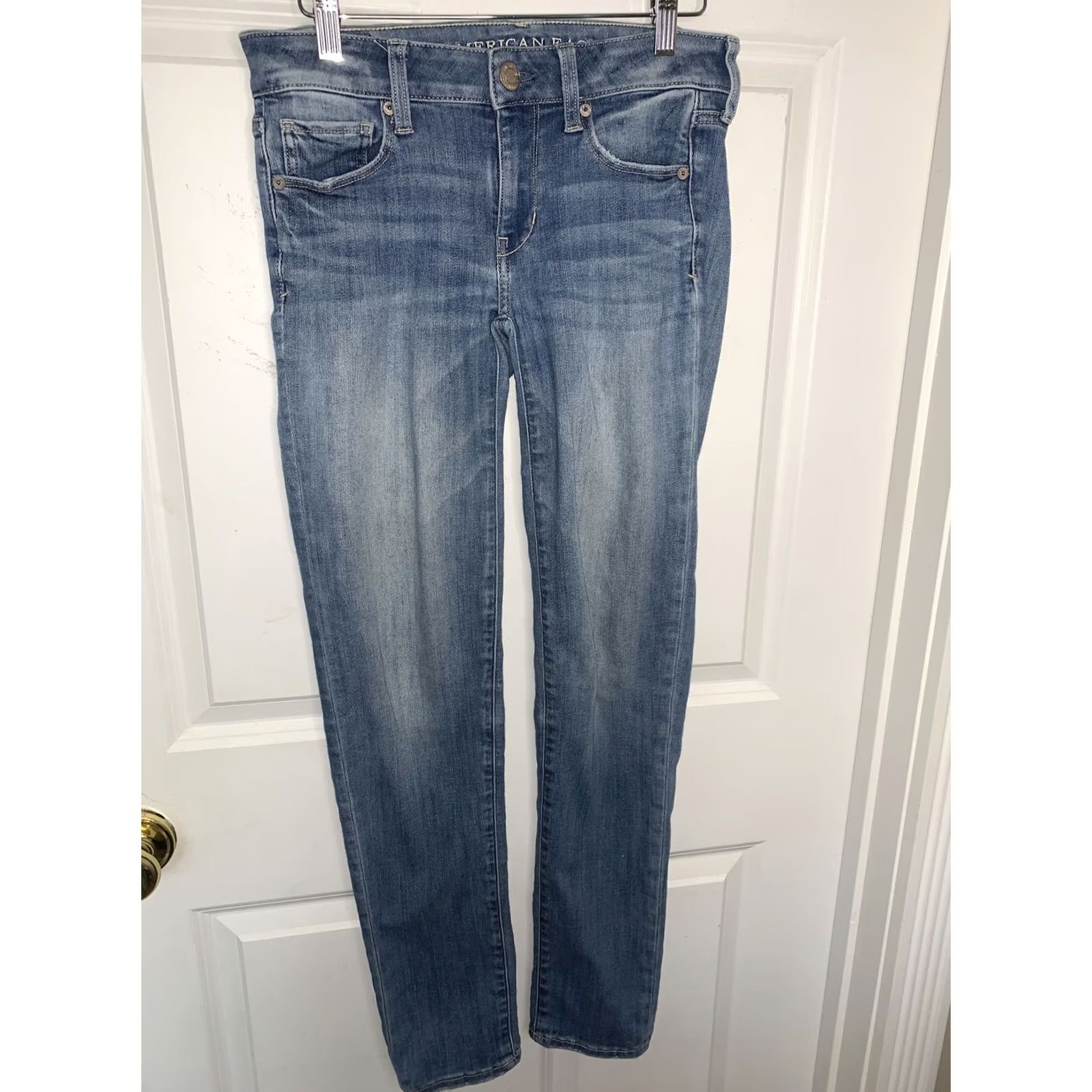 American Eagle Outfitters American Eagle Outfitters Jeans Skinny Distressed Light Wash Women’s/Teen SZ 2 Slim Fit 2 Blue XS? Size 26" / US 2 / IT 38 - 2 Thumbnail