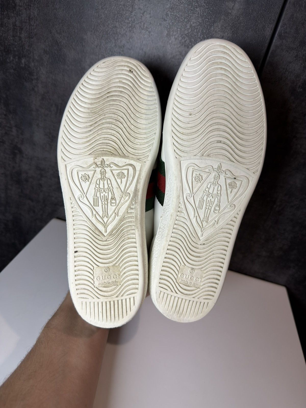 Gucci Gucci Ace Bee Low Top Sneakers Tom Ford Golden Goose Dior Size US 7 / IT 37 - 20 Thumbnail