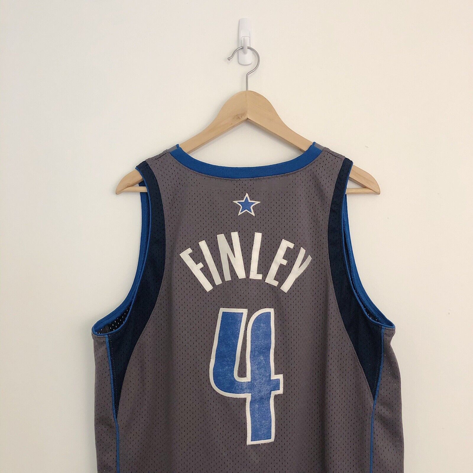 Nike 2000s Michael Finley #4 Nike Dallas Mavericks Jersey Size US L / EU 52-54 / 3 - 2 Thumbnail