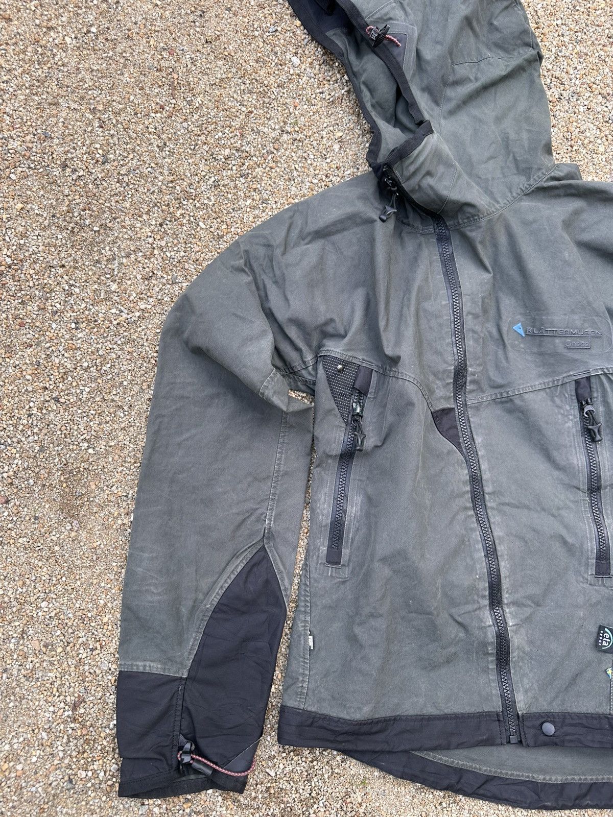 Klattermusen Klattermusen Asymmetric Faded Big Hood Cropped Jacket Size US S / EU 44-46 / 1 - 5 Thumbnail