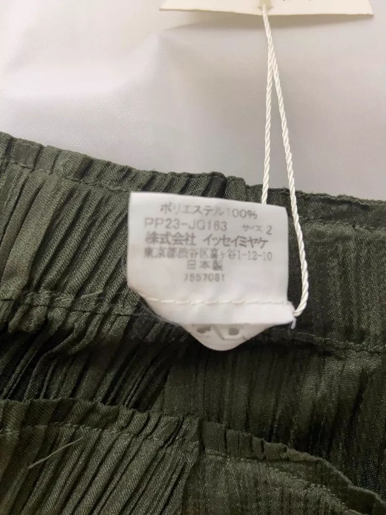 Issey Miyake Issey Miyake size:2 Dark green pleated skirt Size 31" - 4 Thumbnail