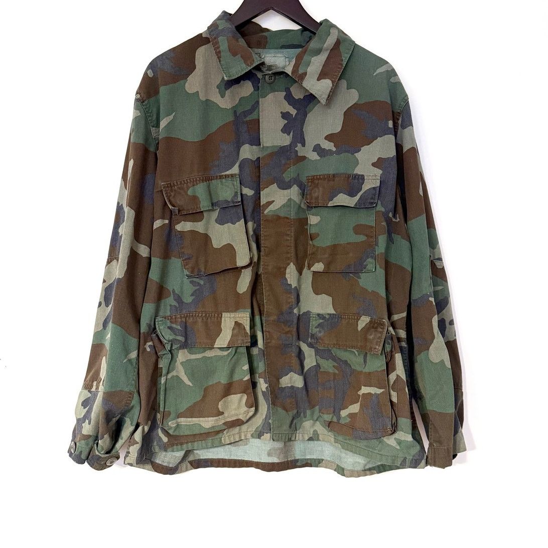 Vintage Vintage US Army Woodland Camo Combat Field Jacket Size US M / EU 48-50 / 2 - 1 Thumbnail