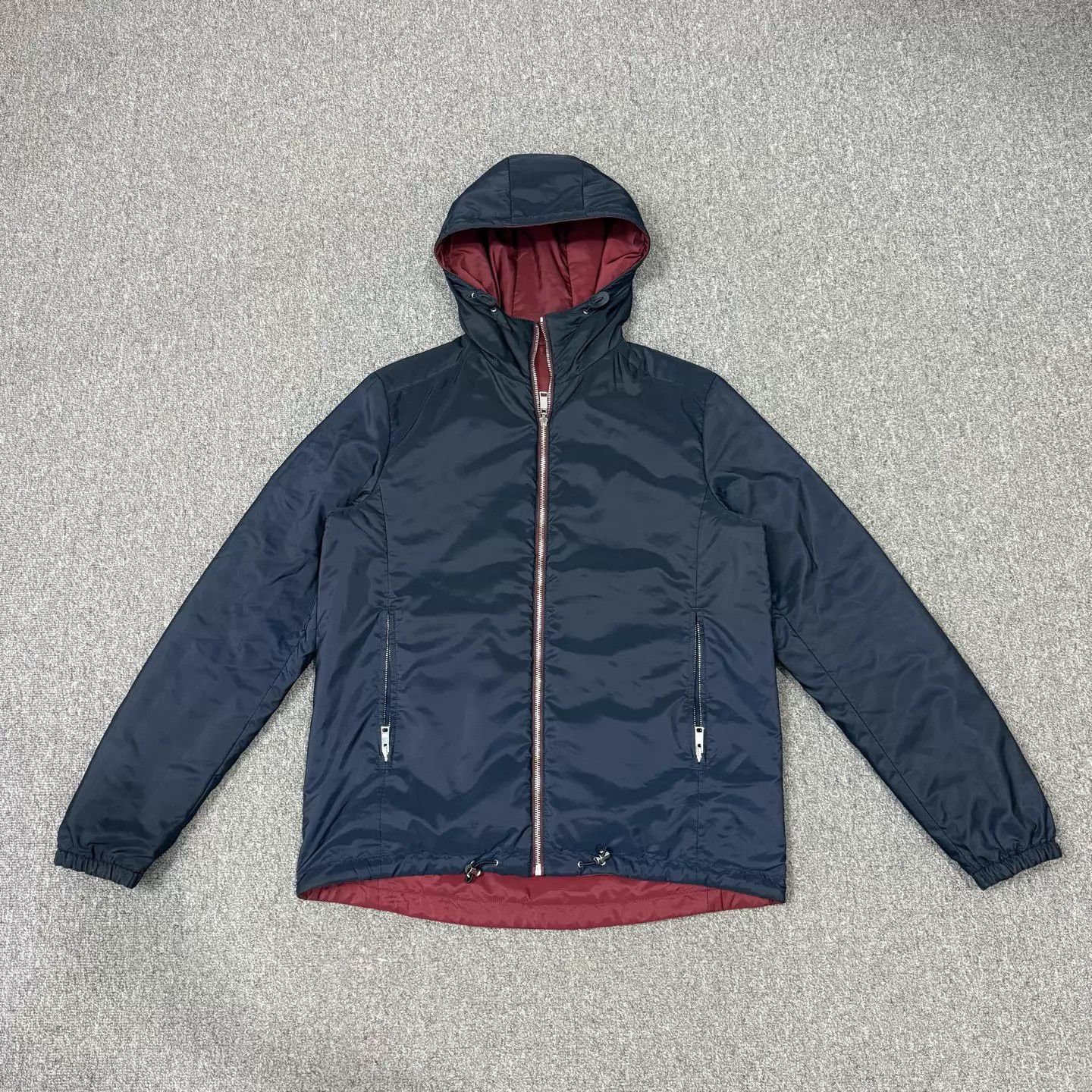 Prada Prada red/blue 2-sided nylon jacket triangle logo 50 99new Size US M / EU 48-50 / 2 - 2 Thumbnail