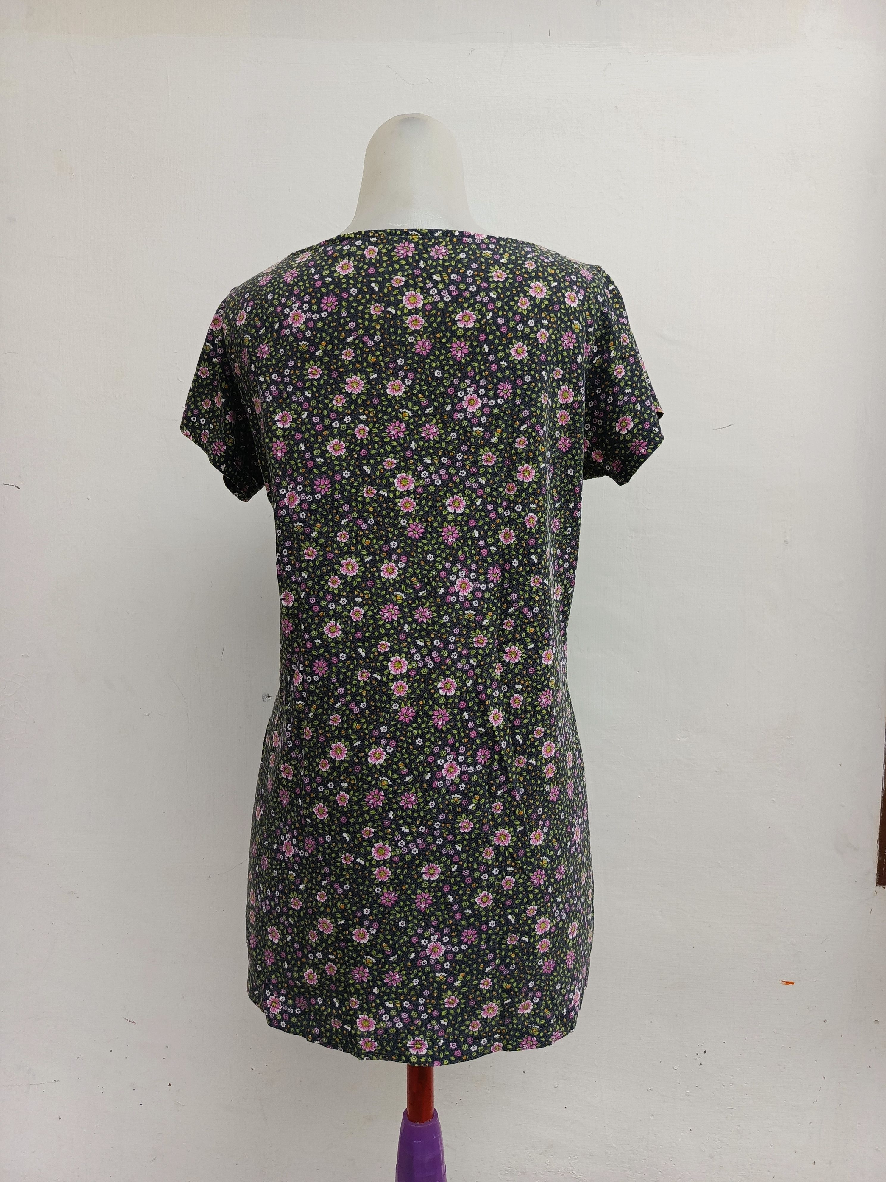Japanese Brand Uniqlo x Valdrome Floral Tee Small Flower French Style Size L / US 10 / IT 46 - 4 Thumbnail