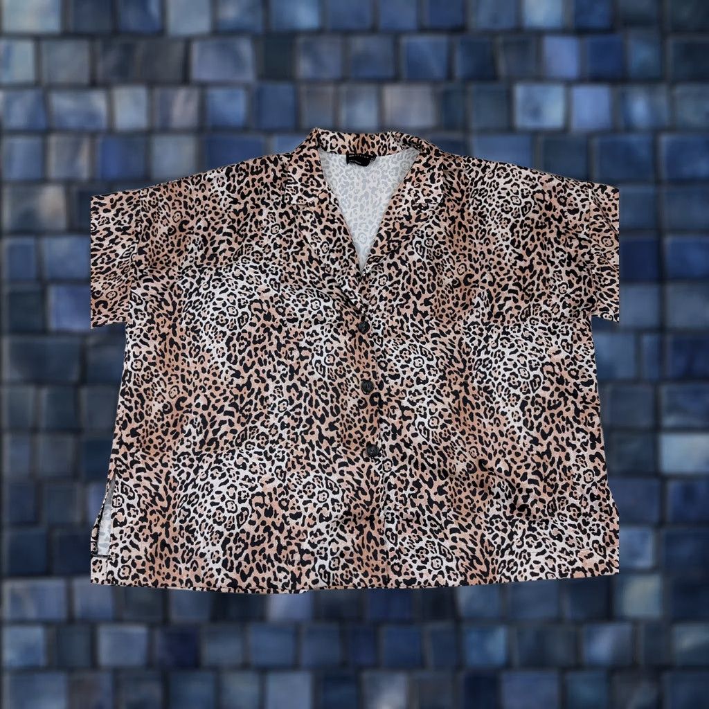 Asos ASOS Design Curve Womens Plus Short Sleeve Button Front Leopard Print Shirt Size XXL / US 16-18 / IT 52-54 - 1 Thumbnail