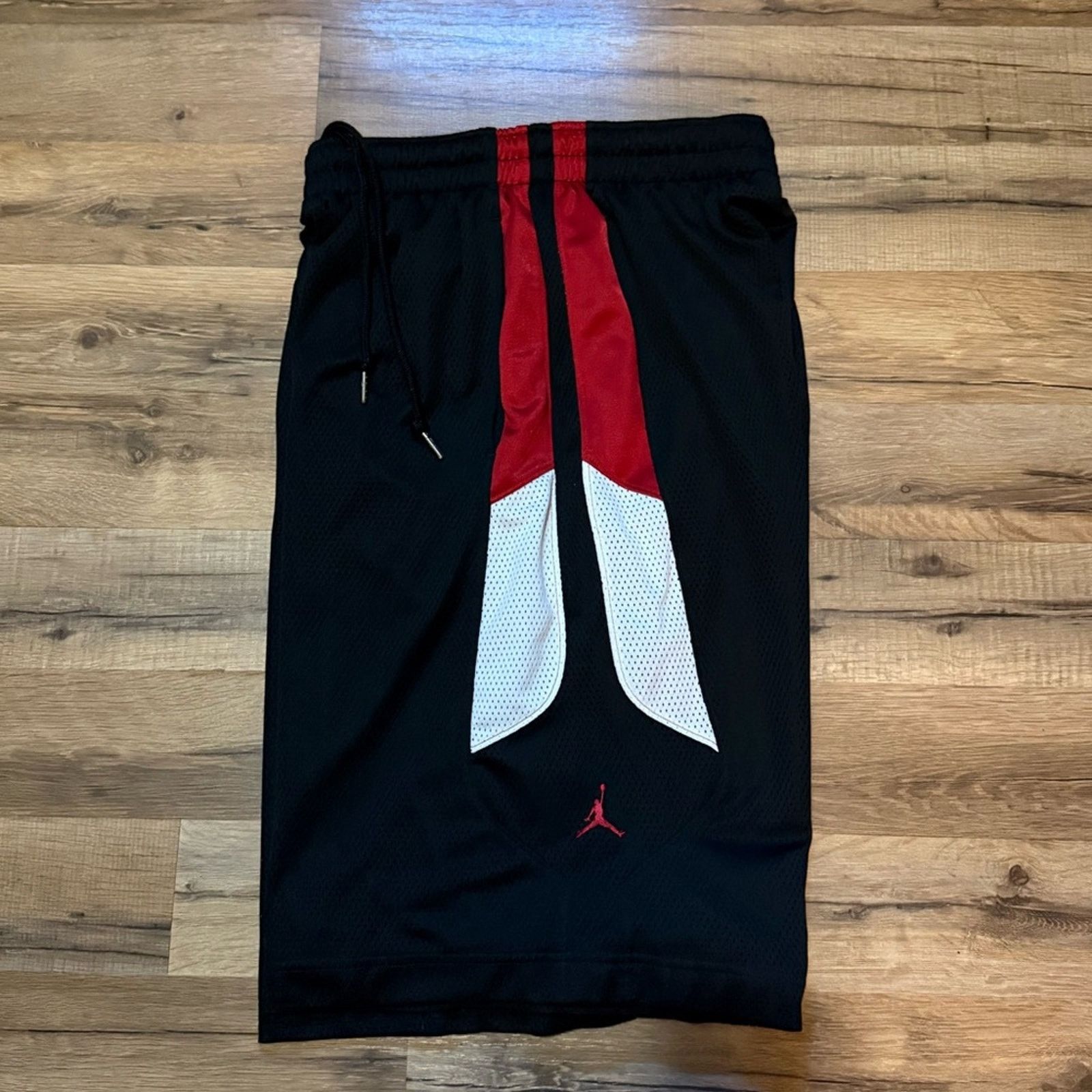 Jordan Brand Y2K Jordan 23 Mesh Shorts Bred Size US 27 - 4 Thumbnail