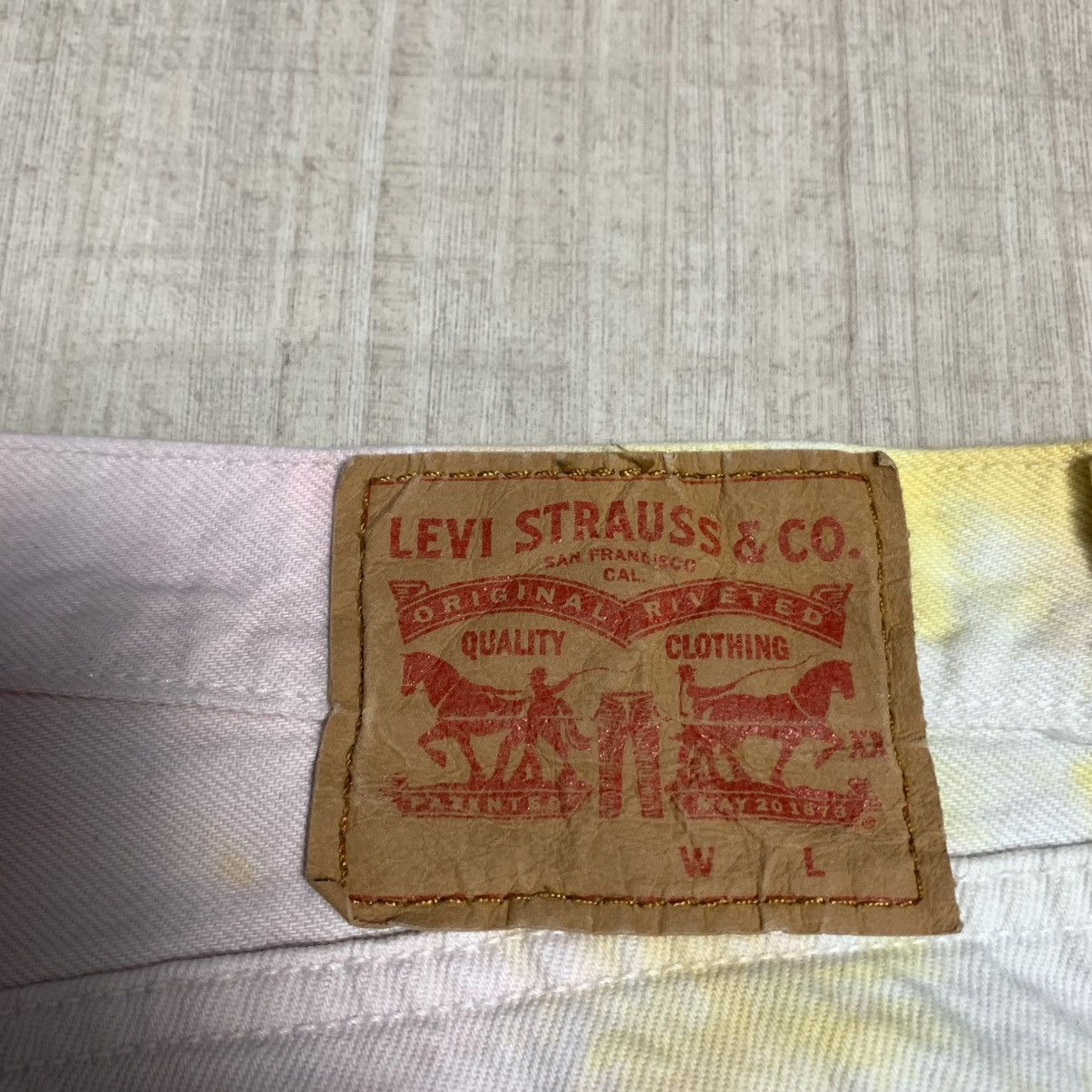Levi's Levi's minimalist white denim 3/4 short Size US 35 - 15 Thumbnail