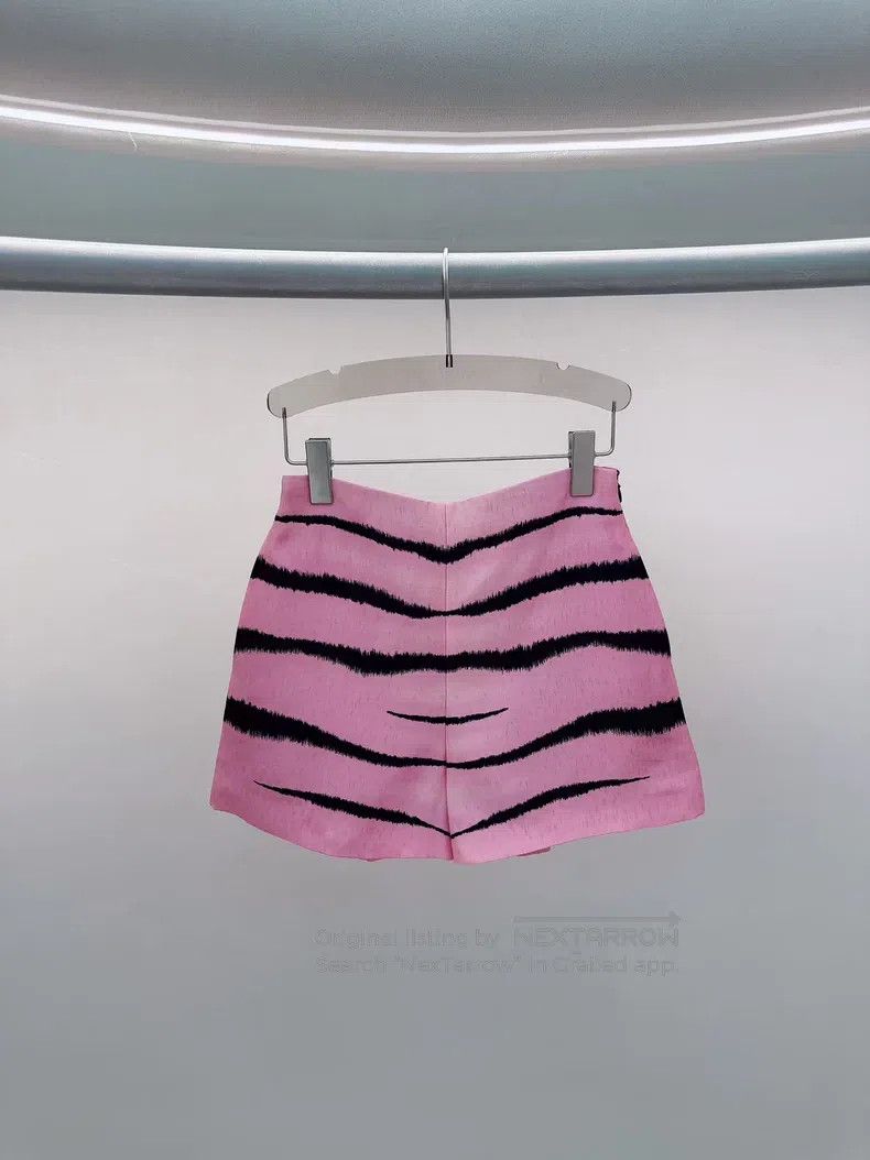 Valentino Valentino Year of the Tiger limited pink shorts Size 37" - 1 Thumbnail