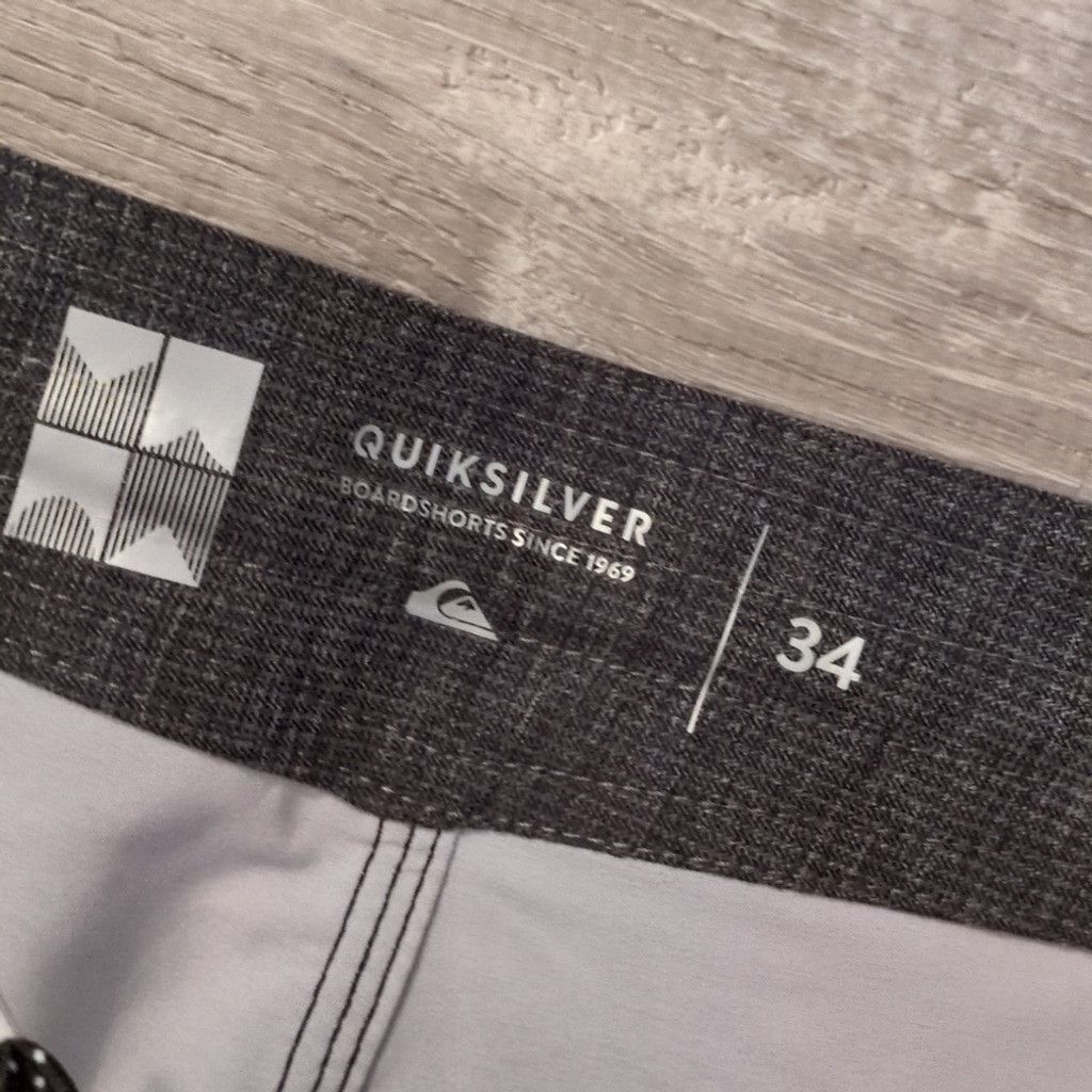 Quiksilver Quicksilver Seasons Board shorts Size 34 Size US 34 / EU 50 - 3 Thumbnail