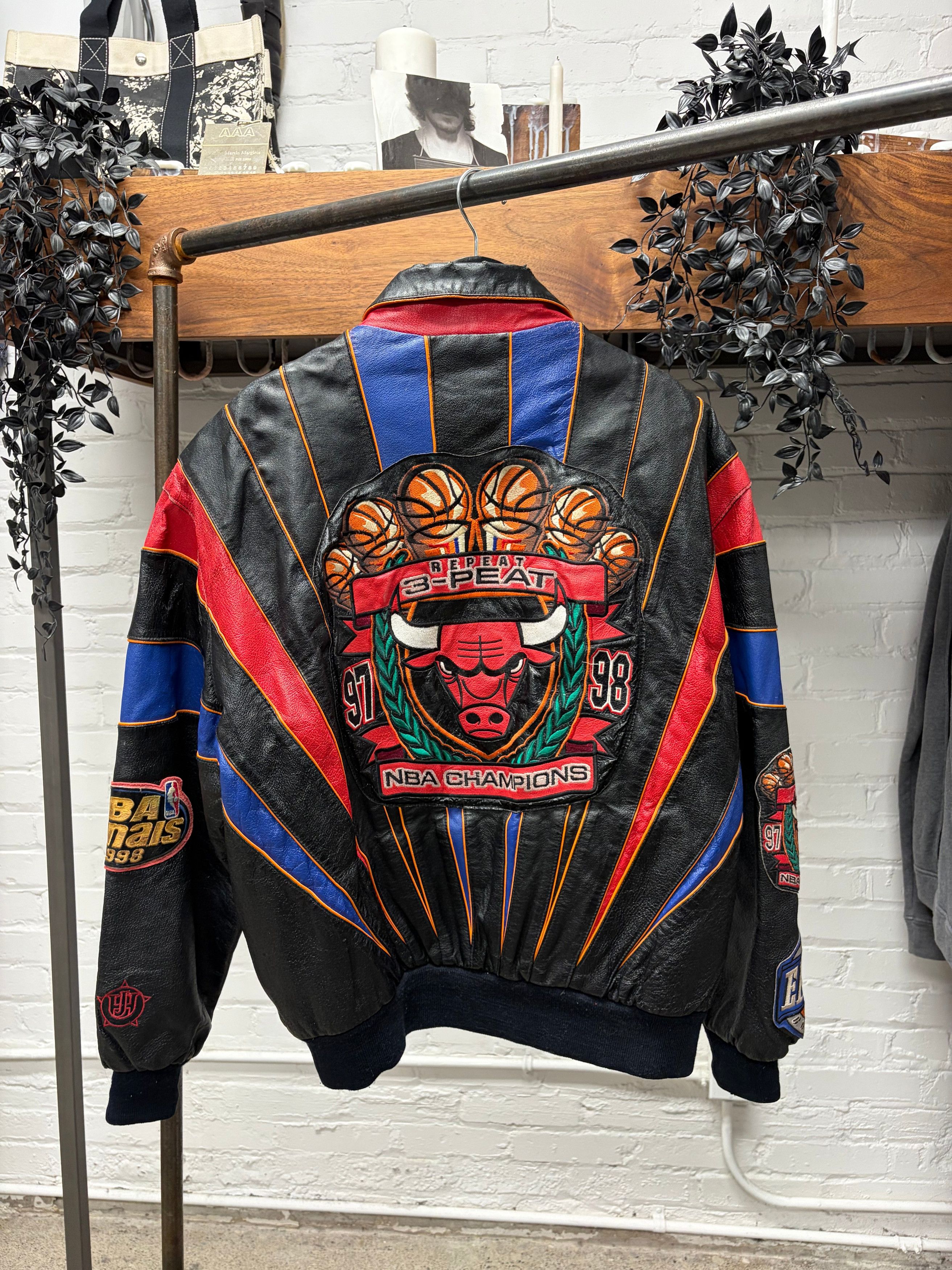 Jeff Hamilton 1998 Jeff Hamilton ‘Chicago Bulls’ Leather Championship Jacket Size US L / EU 52-54 / 3 - 5 Thumbnail