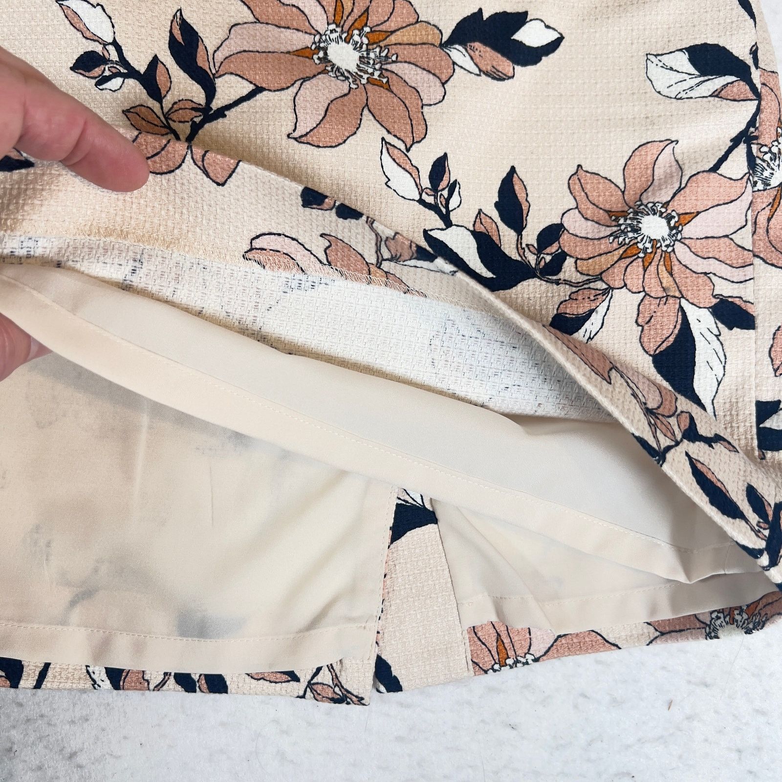 Ann Taylor Ann Taylor Petite Pencil Skirt 00P Japanese Floral Lined Size 24" / US 00 / IT 34 - 5 Thumbnail