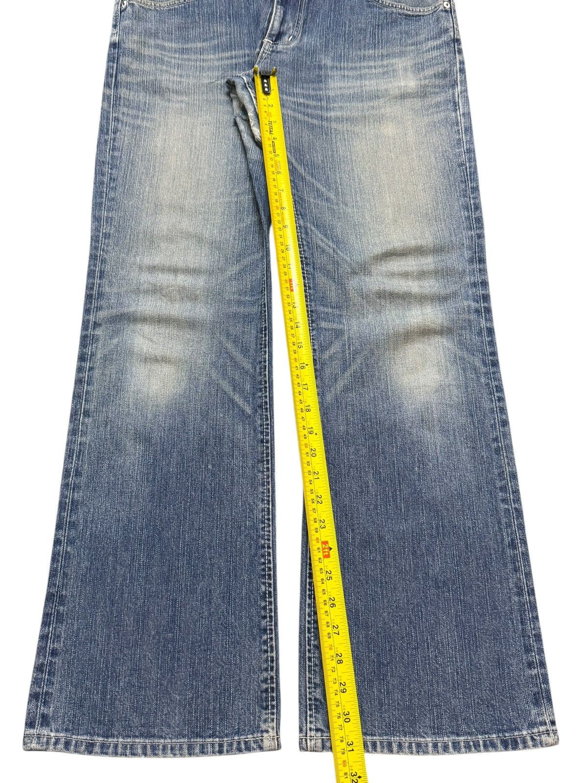 Wrangler Vintage 90s Wrangler Blue Faded Wash Wide Leg Bootcuts Jeans Size US 36 / EU 52 - 13 Thumbnail