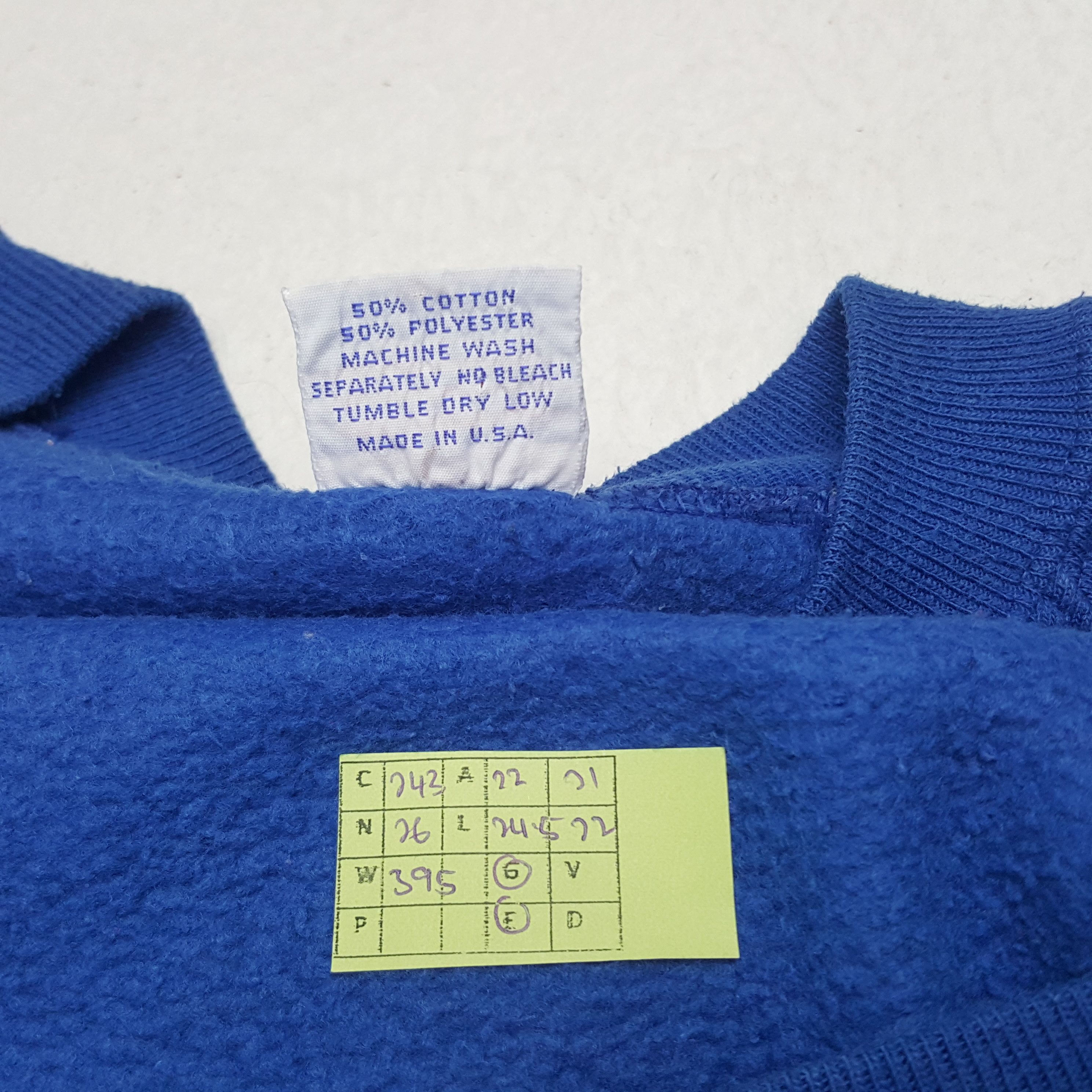 Vintage Vintage 90's Caramell-By-The -Sea Streetwear Sweatshirt Size US M / EU 48-50 / 2 - 6 Thumbnail