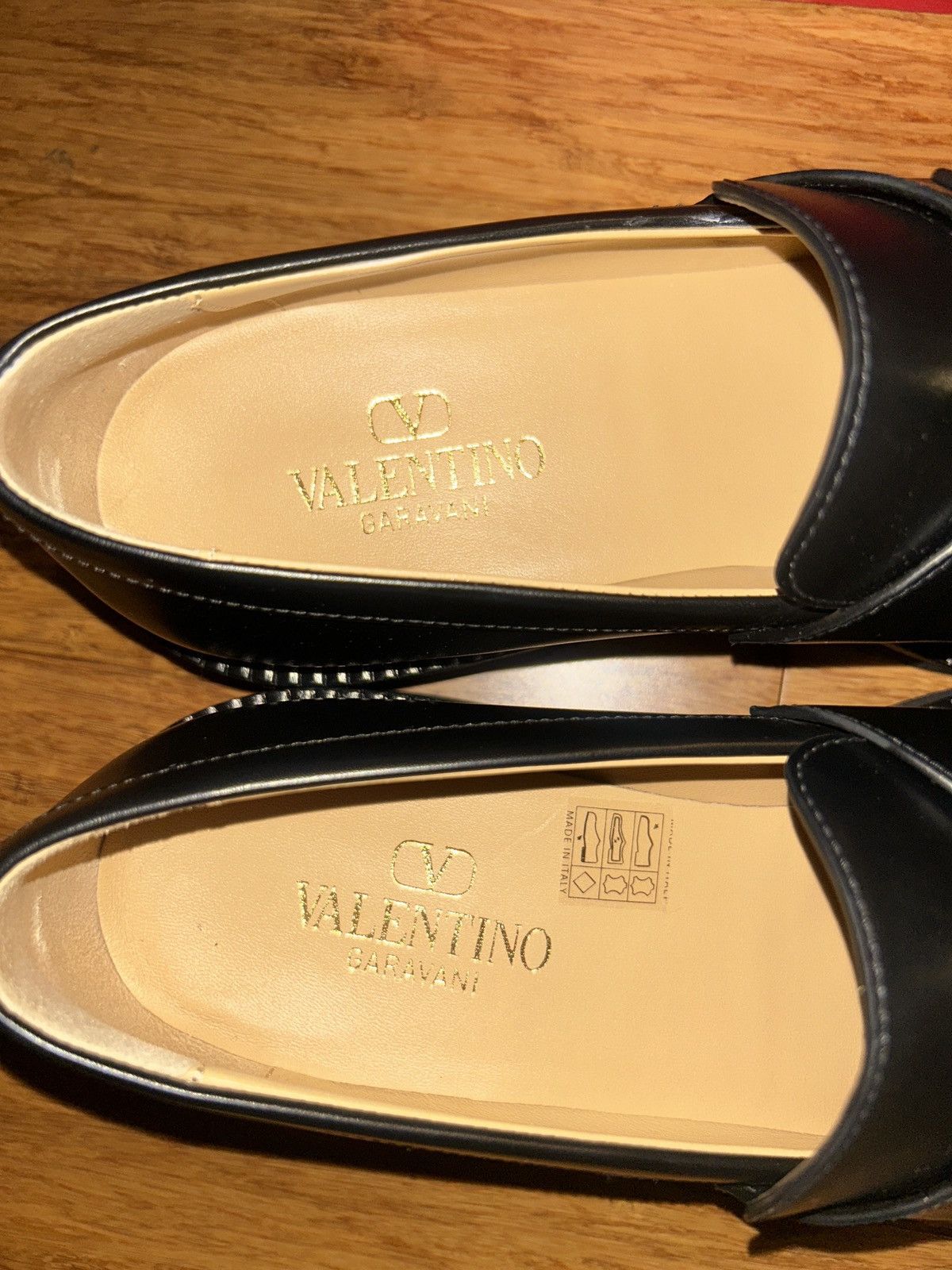 Valentino Valentino Garavani VLOGO Locker Loafer Black size 41 Size US 11 / IT 41 - 9 Thumbnail