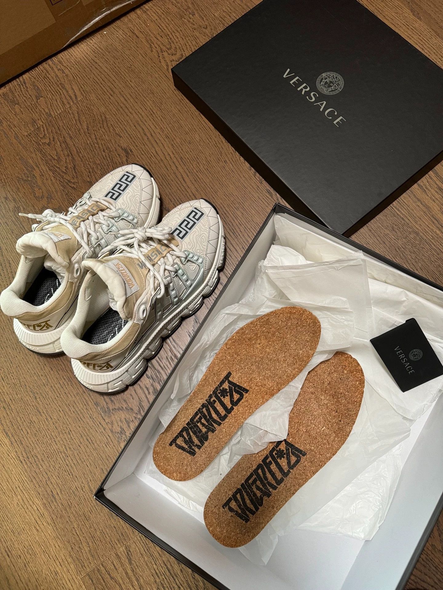 Versace VERSACE Trigreca Men's Gray & White 95 New Sneakers Size US 8 / EU 41 - 8 Thumbnail