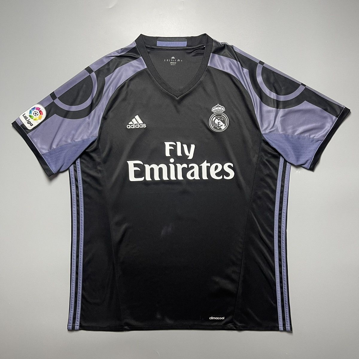 Vintage REAL MADRID ADIDAS 2016/2017 SOCCER THIRD JERSEY #7 RONALDO Size US XL / EU 56 / 4 - 2 Thumbnail
