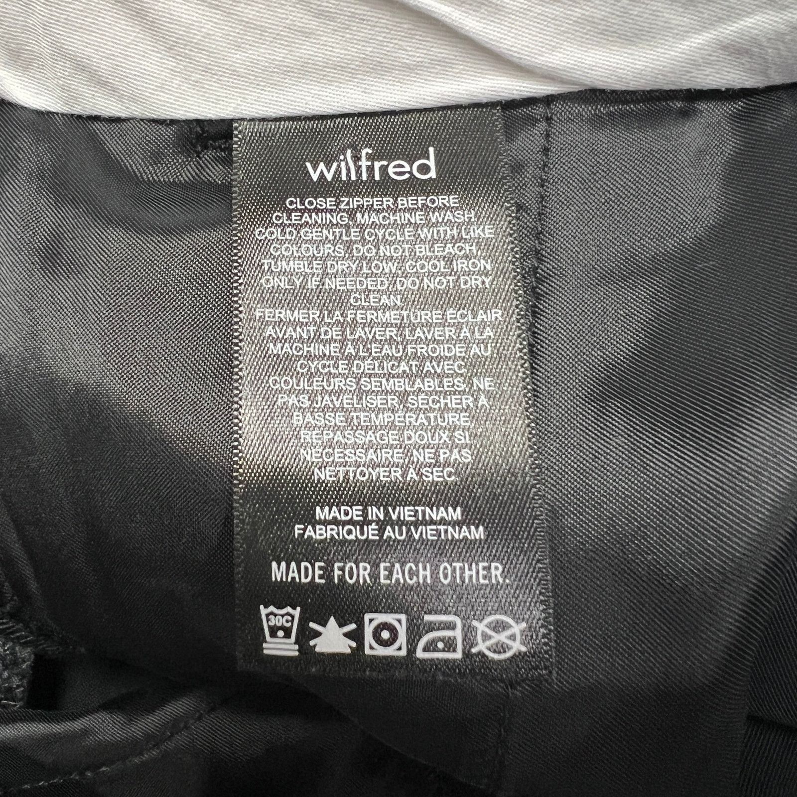 Aritzia Wilfred Effortless Pant Black Pleated Wide Leg Crepe 6 Size 28" / US 6 / IT 42 - 5 Thumbnail