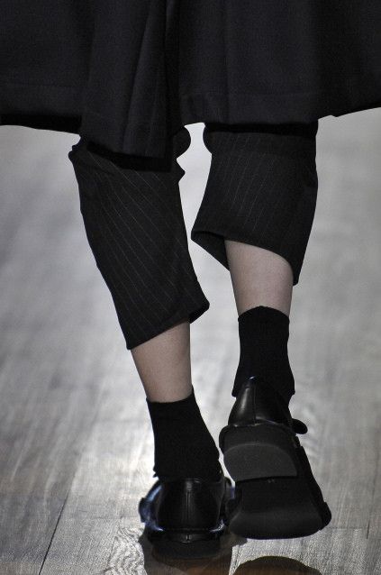 Comme des Garcons Comme Des Garcons FW10 Twisted Pants Size US 30 / EU 46 - 13 Thumbnail