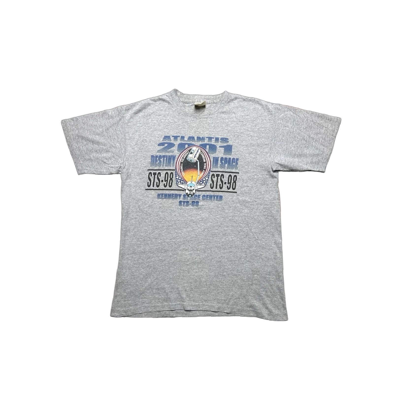 Vintage VINTAGE 90s T-SHIRT Atlantis 2001 Space Shuttle Kennedy Space Center Gray Large Mens Space 90s Shirt Kennedy T-Shirt Size US L / EU 52-54 / 3 - 1 Thumbnail