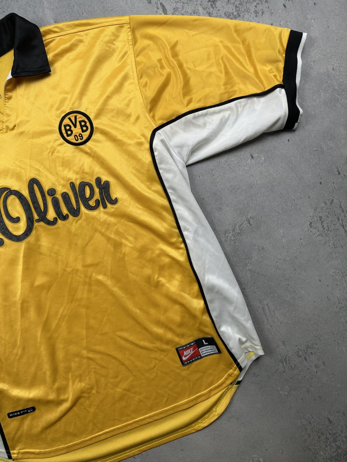 Nike Vintage Nike Borussia Dortmund Nerlinger 8 Football Jersey Size US L / EU 52-54 / 3 - 5 Thumbnail